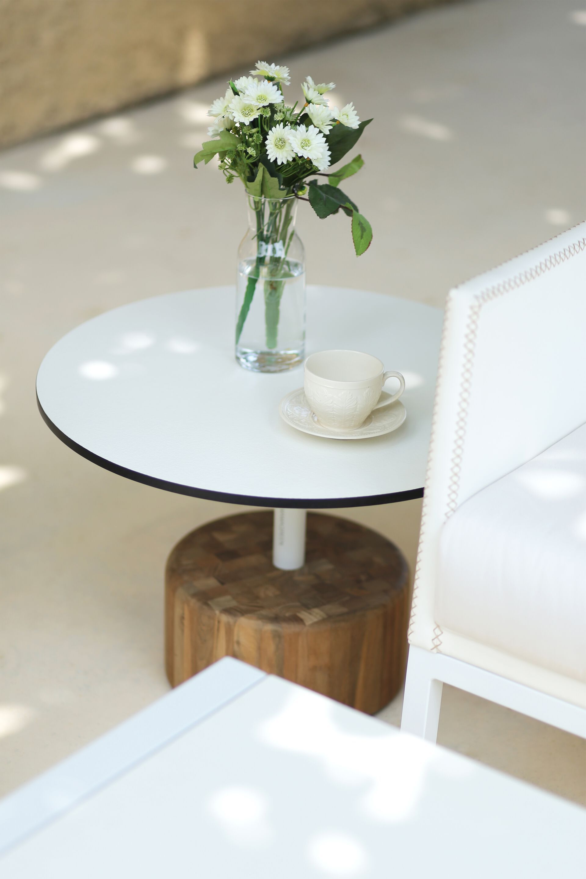 Круглый стол с алюминиевым верхом и тиковым или каменным основанием MAMAGREEN Glyph ARCH-00036153 - Вид №9