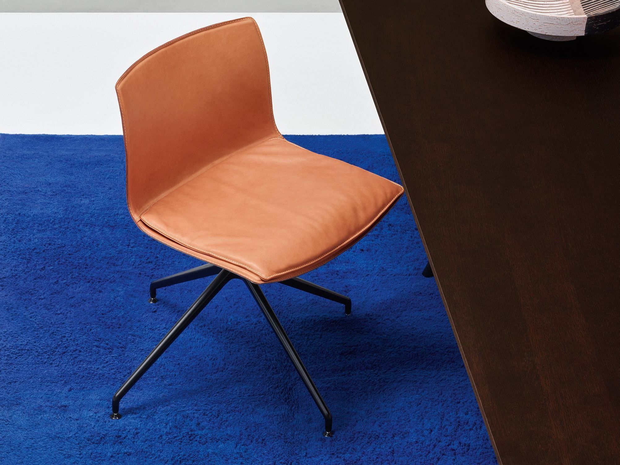 Кожаный стул на окуне Arper Catifa 53 ARCH-00041008 - Вид №1