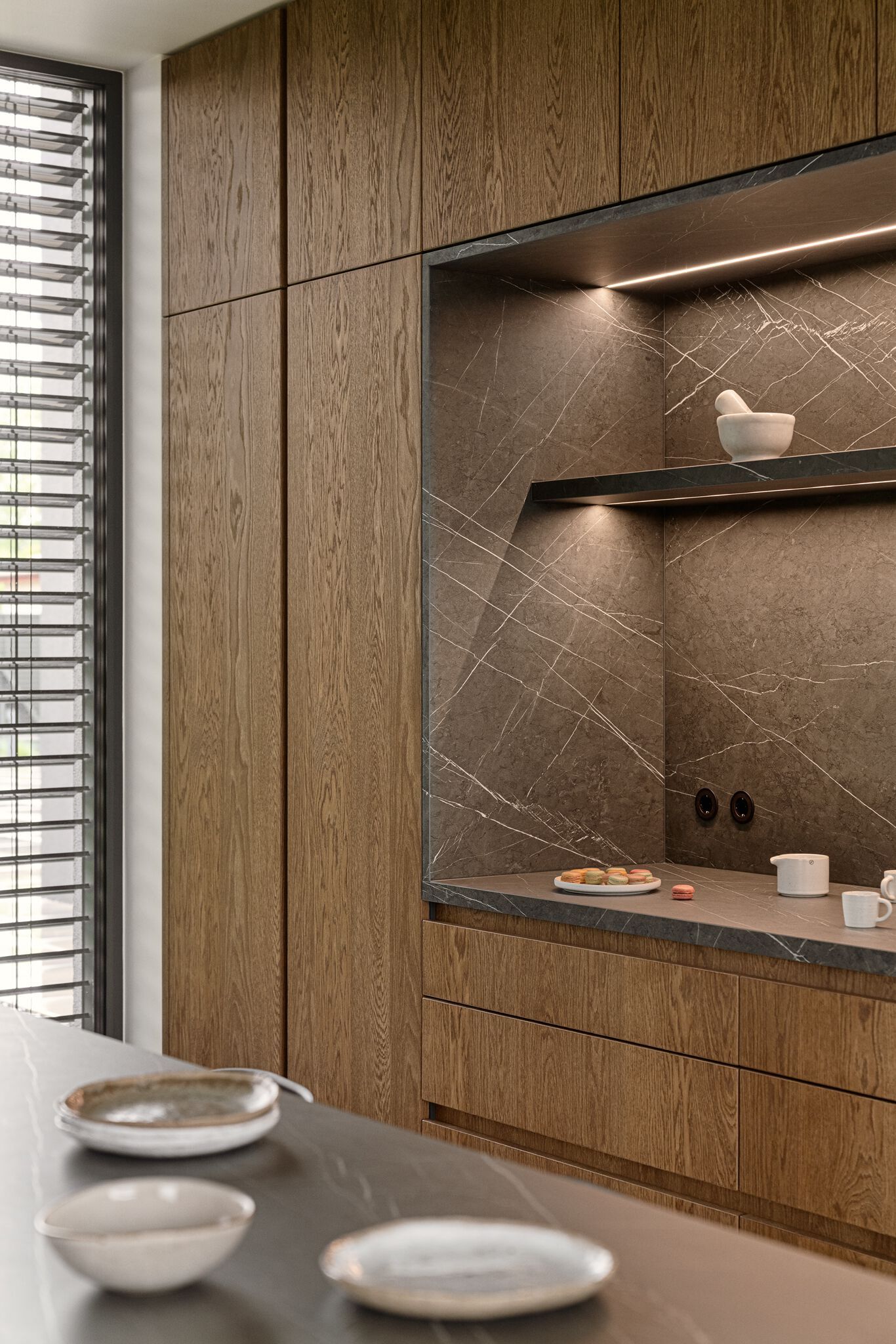 Деревянная и каменная кухня с островом Zajc Z4 ARCH-00043793 - Вид №3