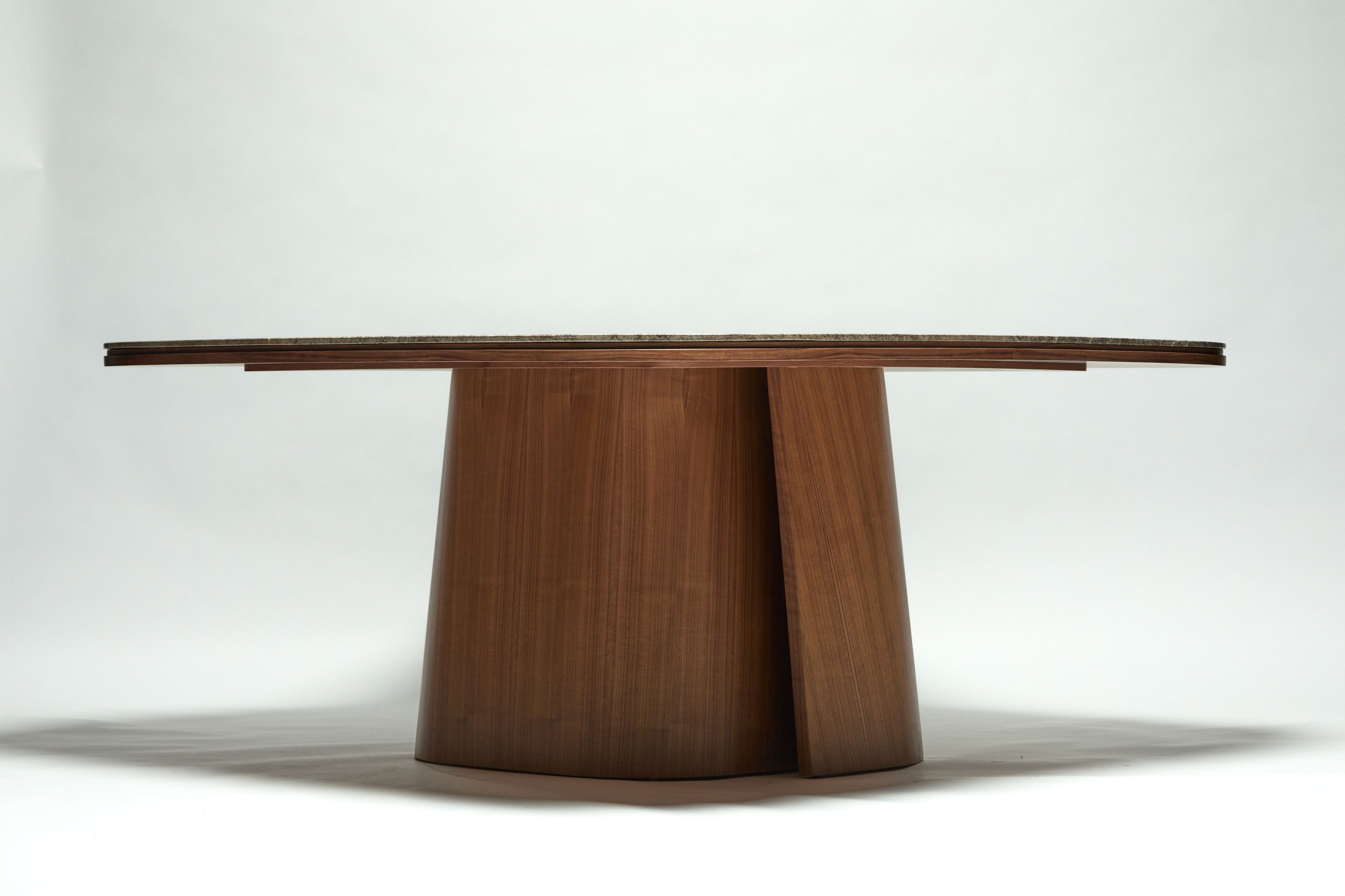 Квадратный стол из мрамора и грецкого ореха REDA AMALOU DESIGN ARCH-00017631 - Вид №1