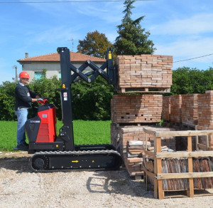 Гусеничный погрузчик