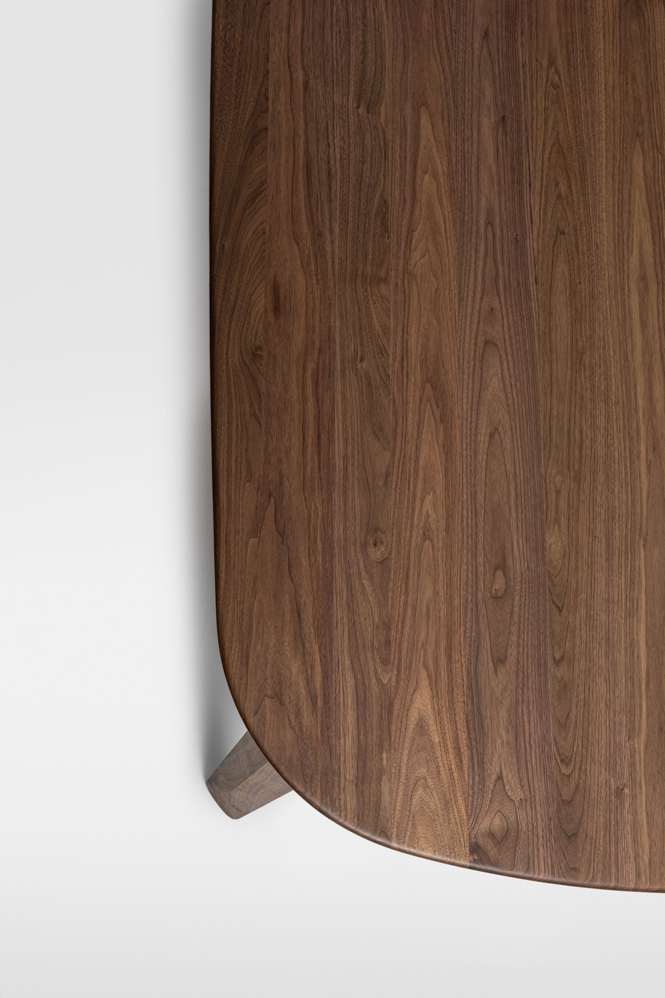 Овальный обеденный стол из массива дерева ZEITRAUM Kuyu ARCH-00059616 - Вид №1