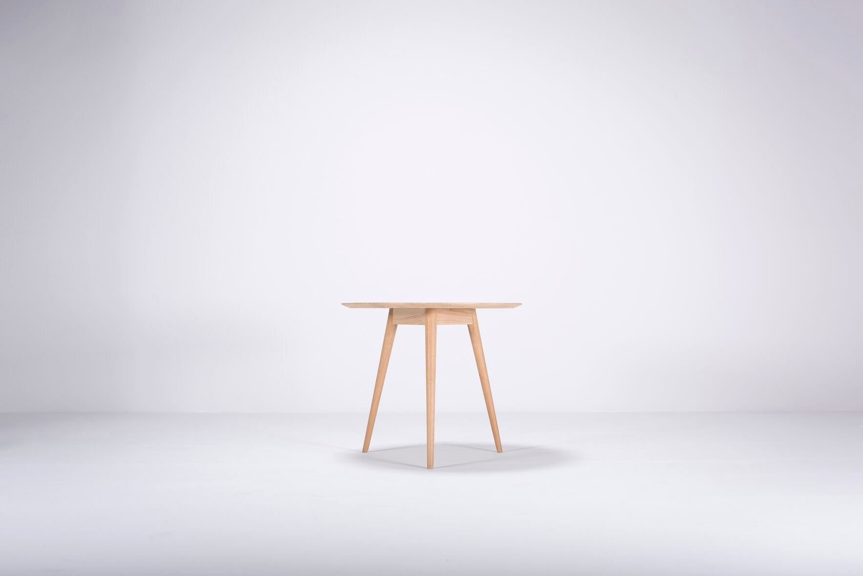 Круглый дубовый стол Gazzda Stafa ARCH-00041637 - Вид №3