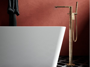 Смеситель для ванны с переключателем