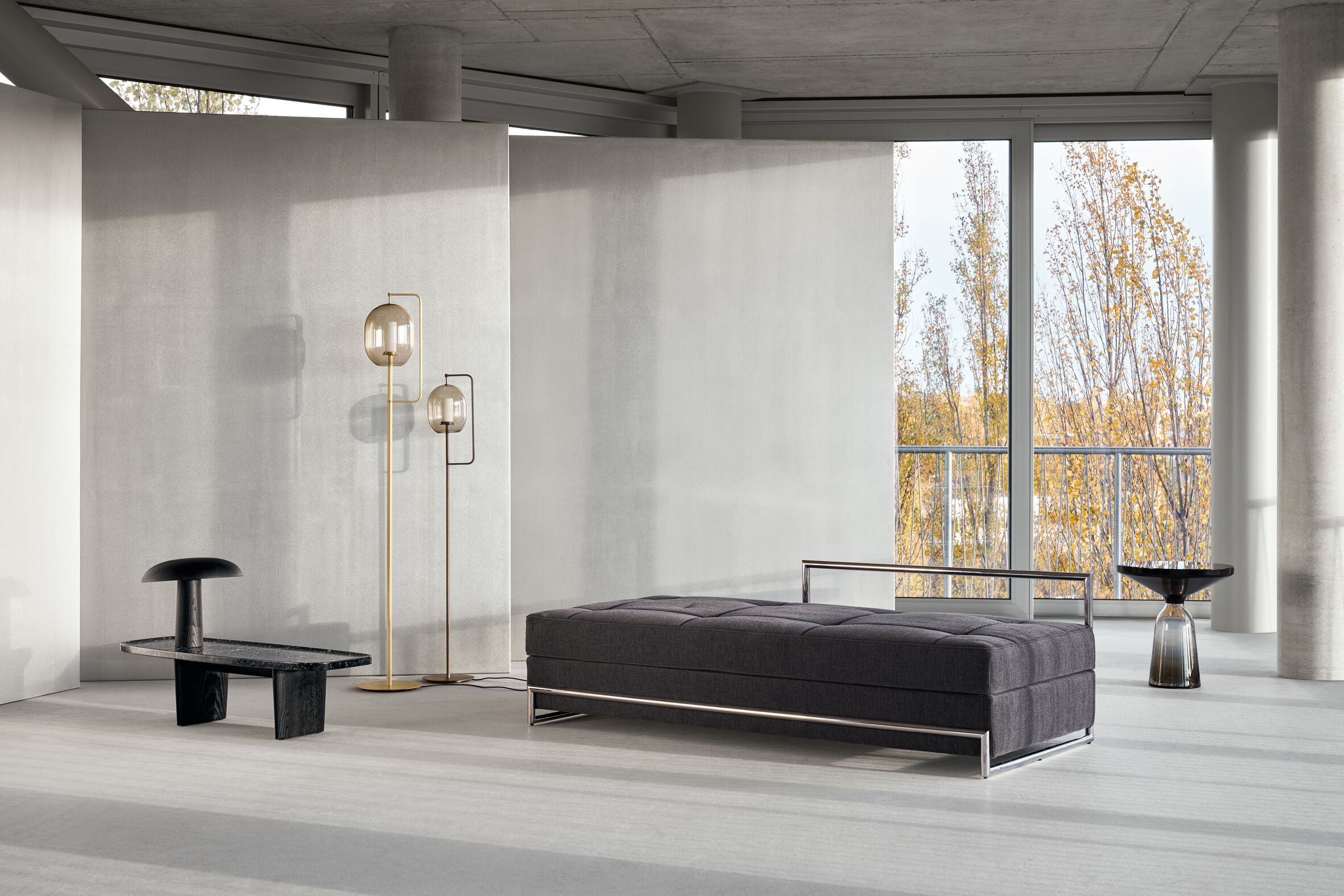 Журнальный столик из черного мрамора Marquina и ясеня Classicon Matéria ARCH-00046025 - Вид №1