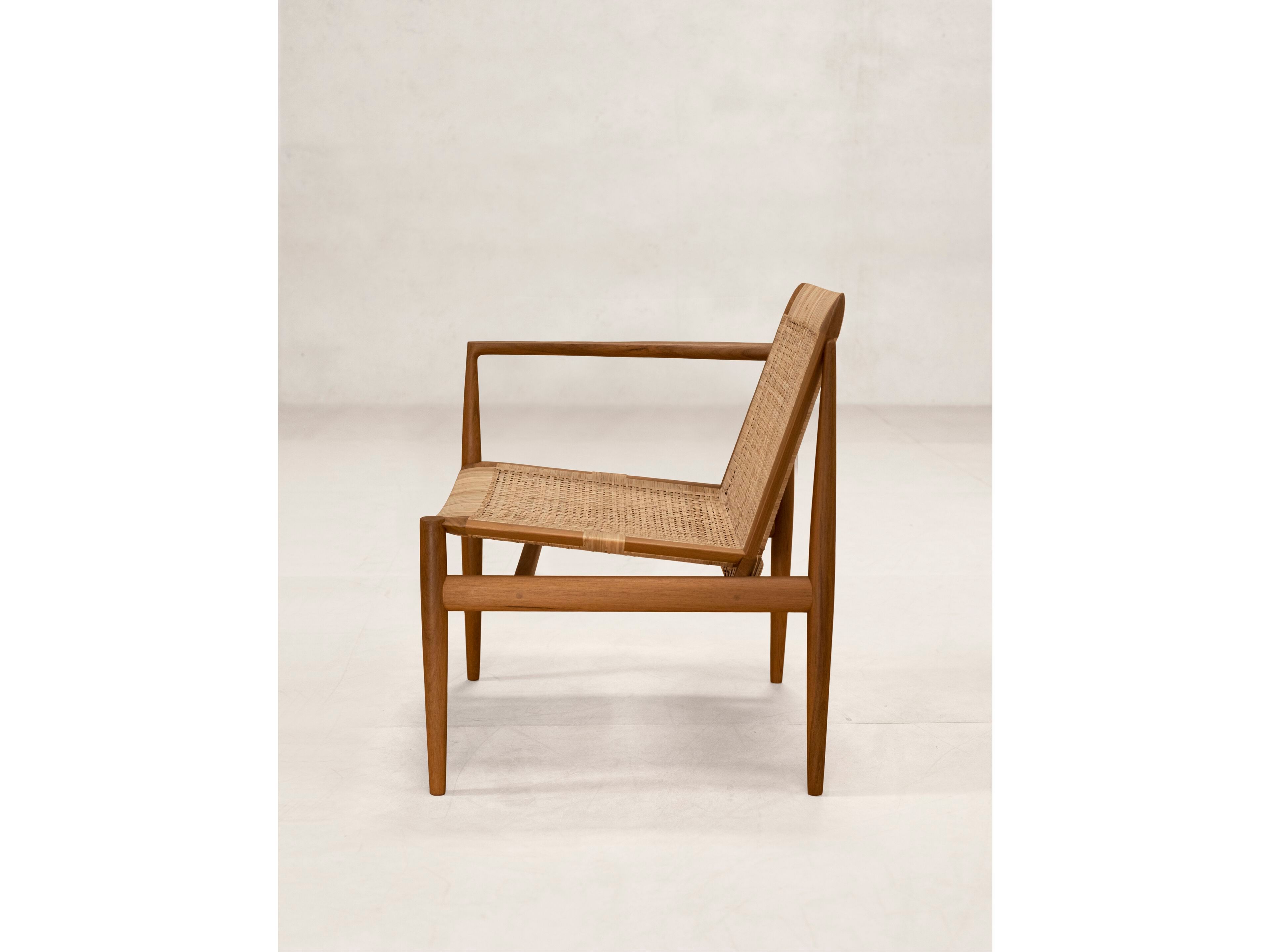 Стул из тикового дерева Phantom Hands Tangāli ARCH-00060356 - Вид №9