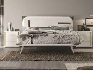 Gruppo Tomasella Двуспальная кровать с обивкой из кожи с мягким изголовьем Tasca