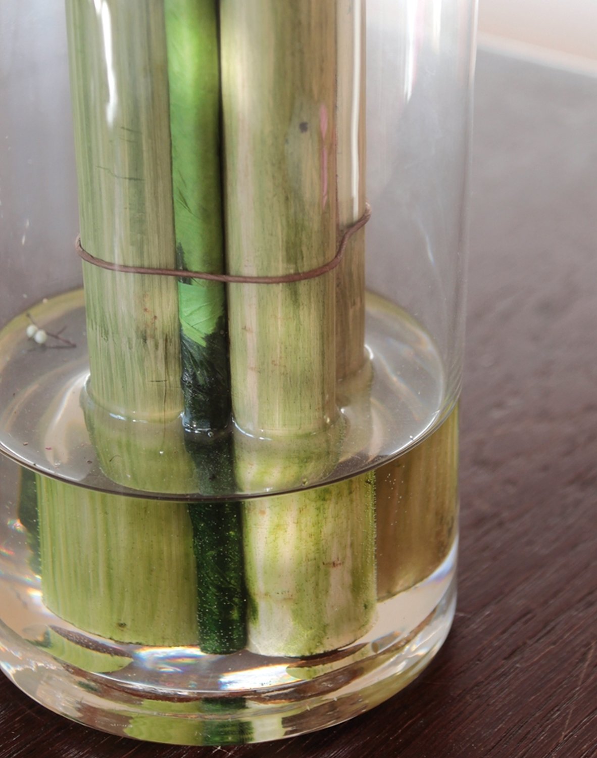 2767 702 a3 Пластиковая орхидея Phalaenopsis & bamboo в стеклянном горшке, 76 см, бело-фиолетовая H-andreas  - Вид №2