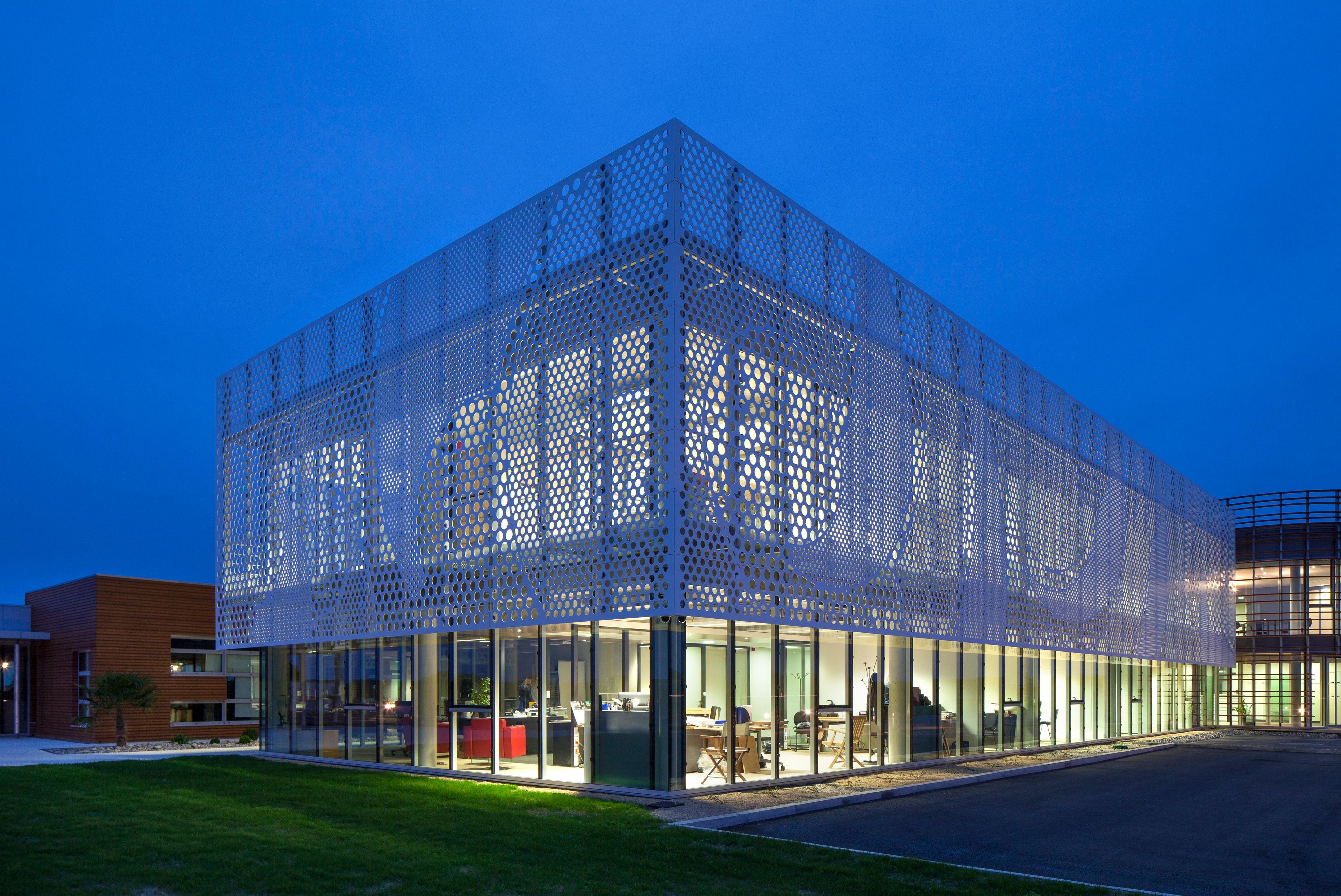 Solid Surface material for façades HIMACS HIMACS Exteria® ARCH-00125326 - Вид №3