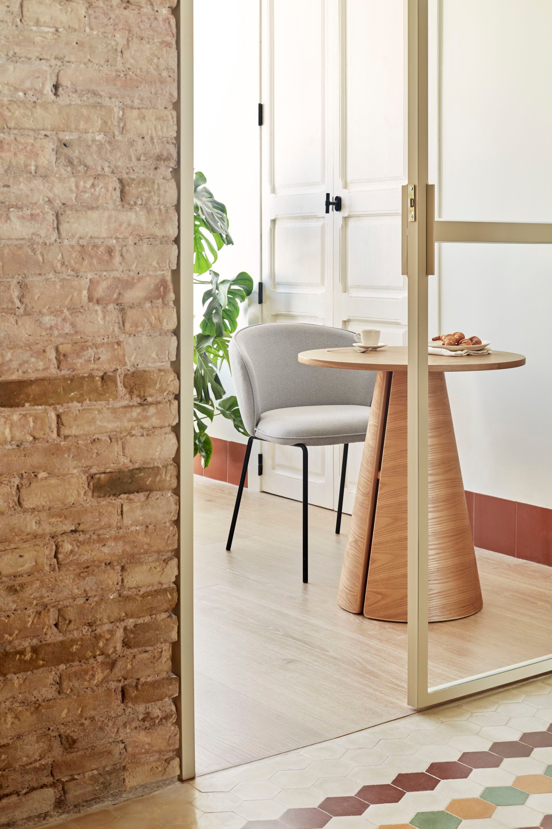 Круглый деревянный журнальный столик TEULAT Cep ARCH-00039482 - Вид №3