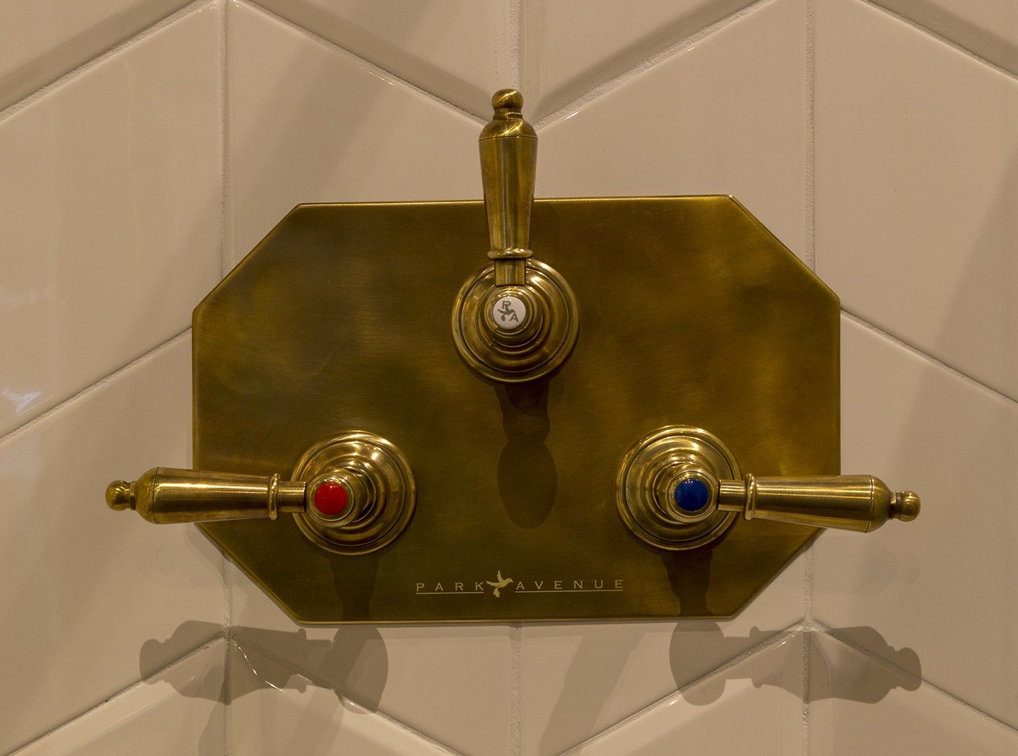 Встраиваемый смеситель для душа с 3 отверстиями и переключателем Park Avenue Caruso ARCH-00088248 - Вид №1