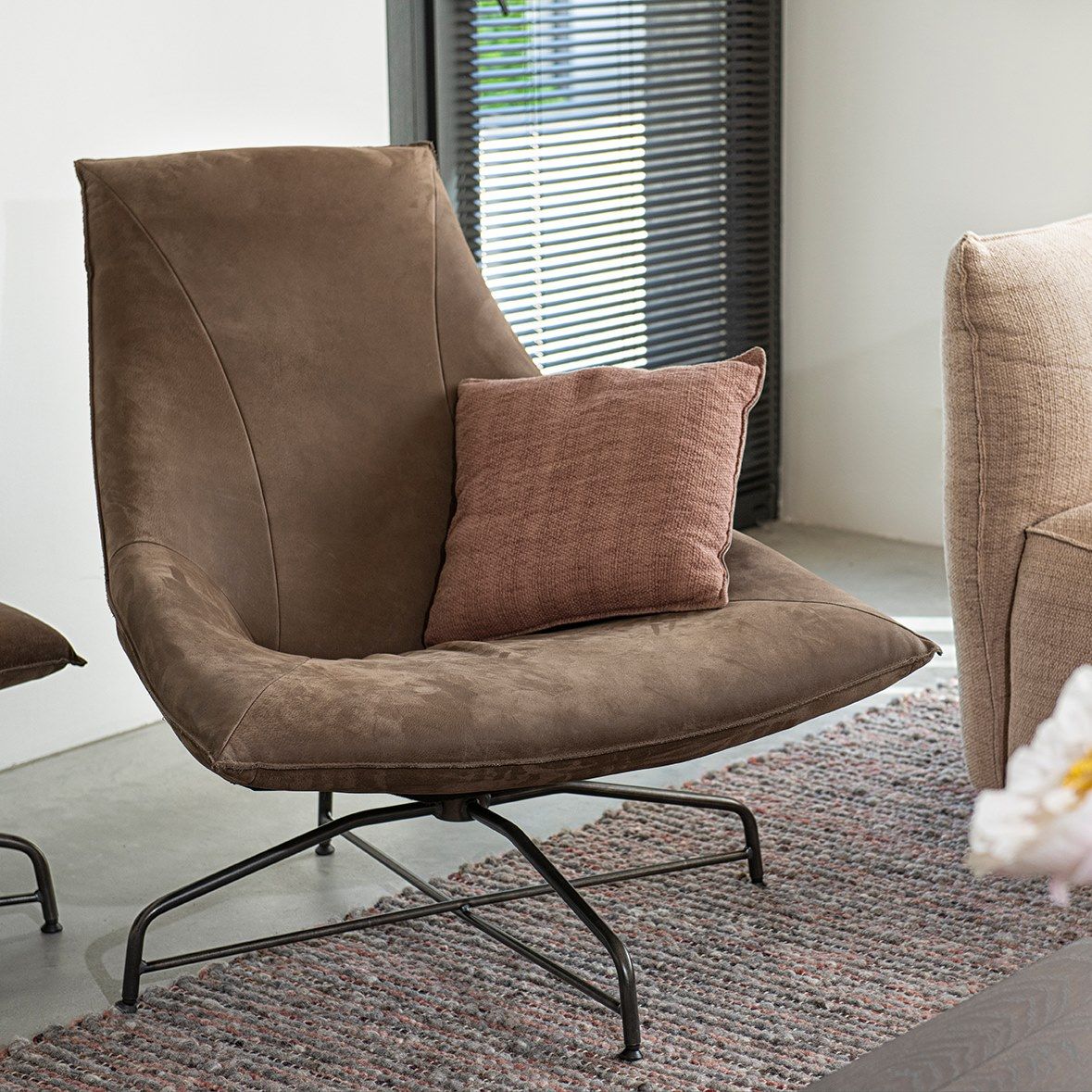 Кожаное вращающееся кресло Jess Beal ARCH-00006904 - Вид №1