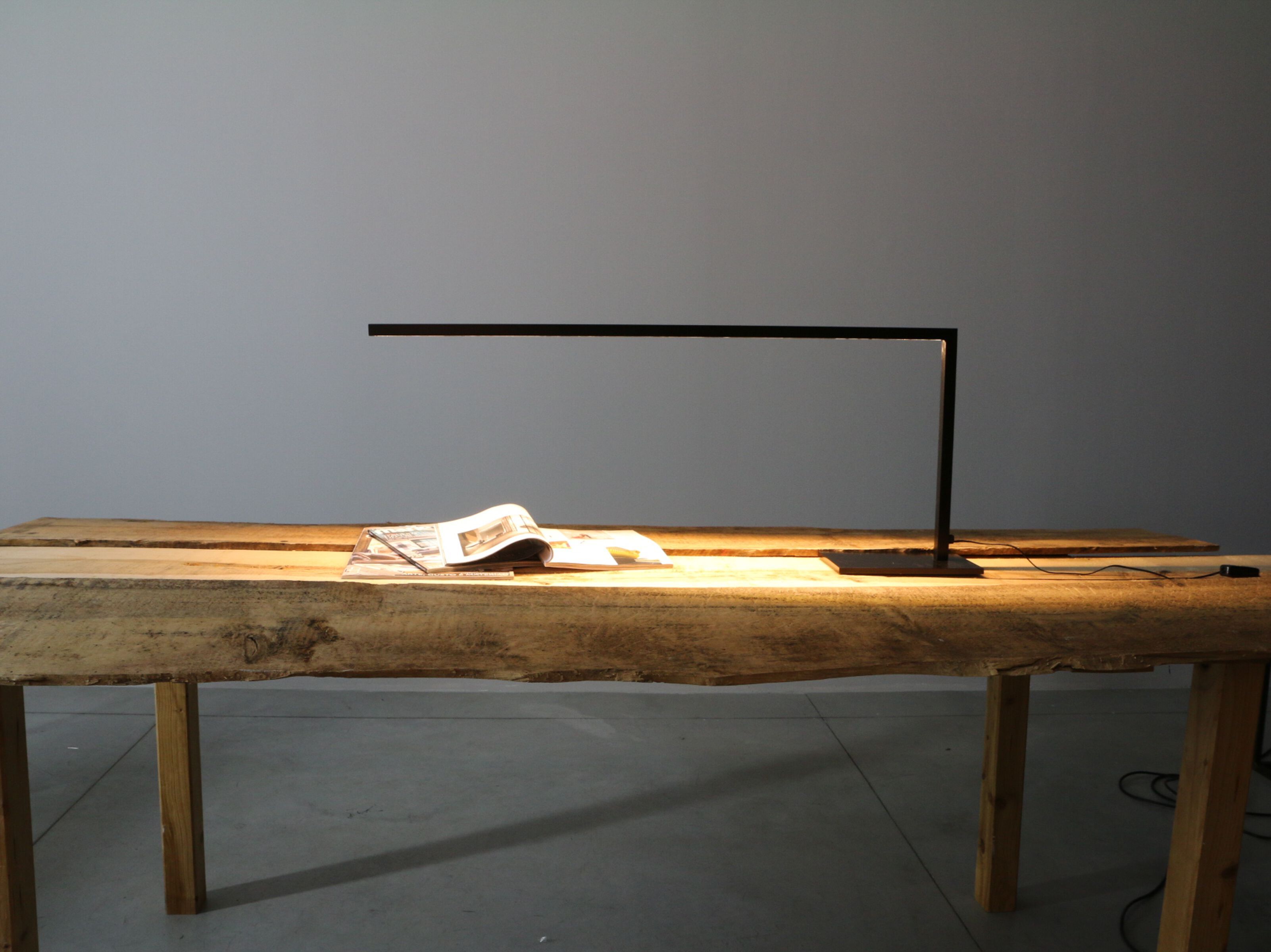 Стальная светодиодная настольная лампа Renzo Serafini Piano Solo ARCH-00046777 - Вид №3