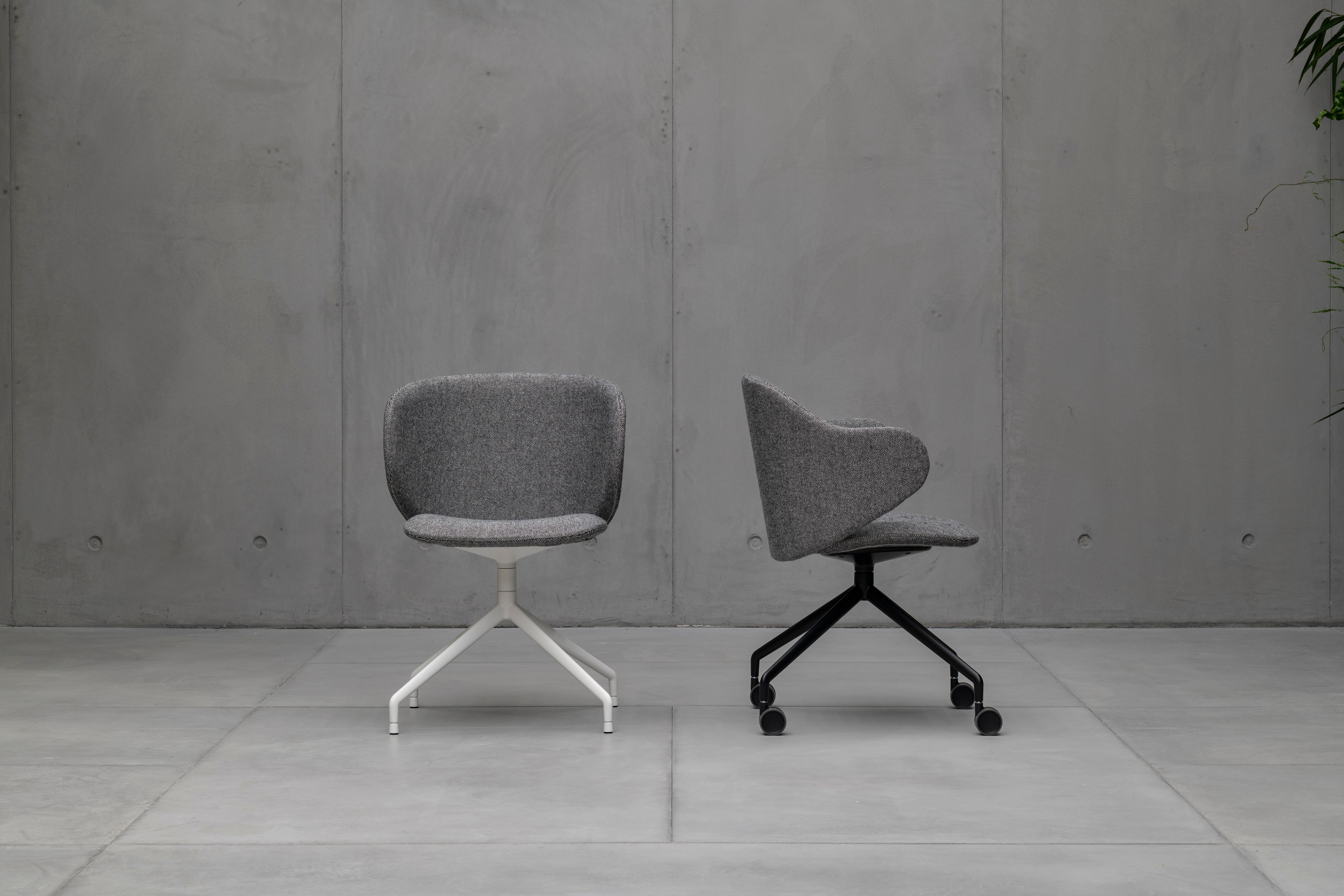 Тканевый поворотный стул с колесами Kristalia Dua ARCH-00106269 - Вид №1