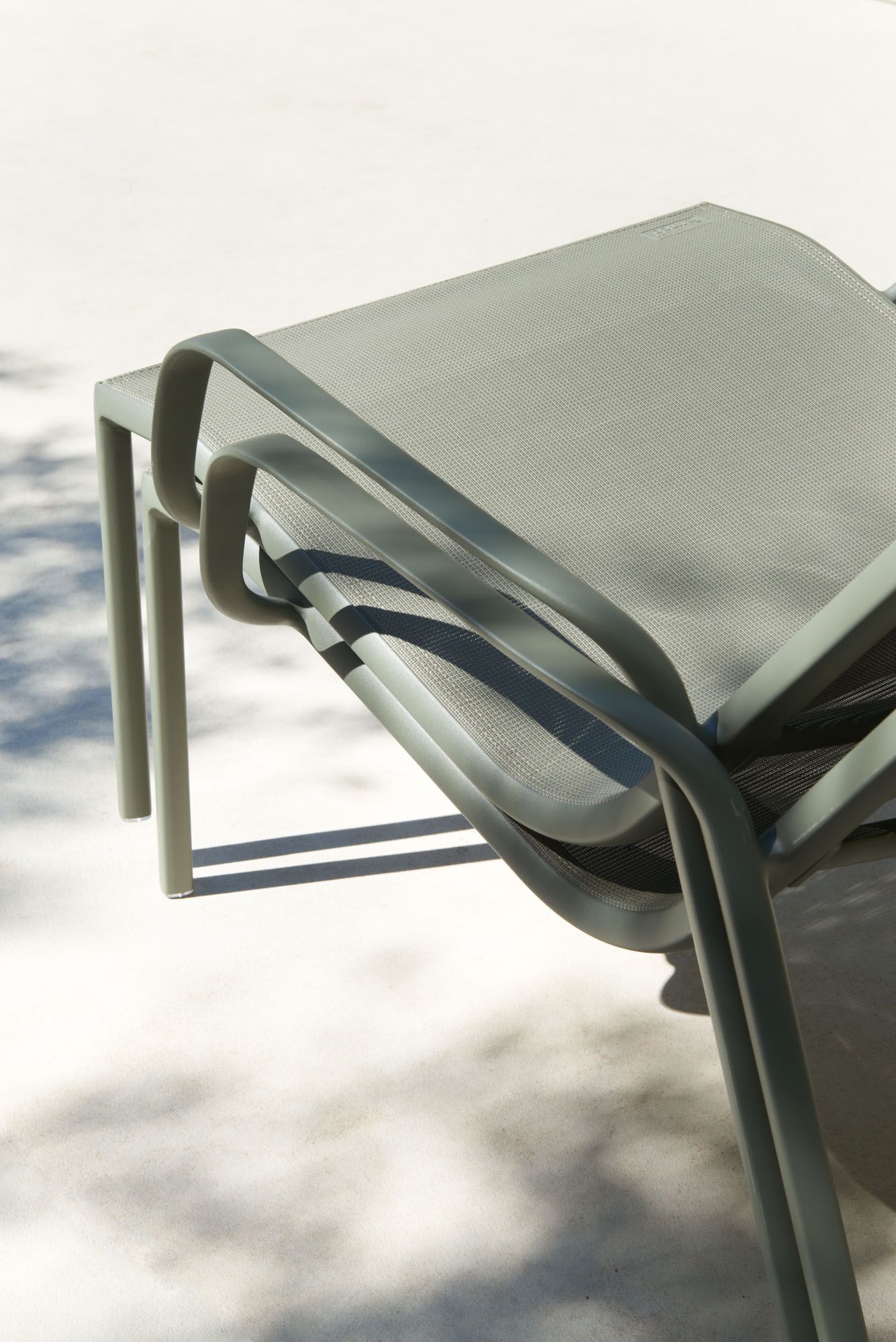 Садовый стул Batyline® с высокой спинкой и подлокотниками Fermob Cadiz ARCH-00042289 - Вид №3