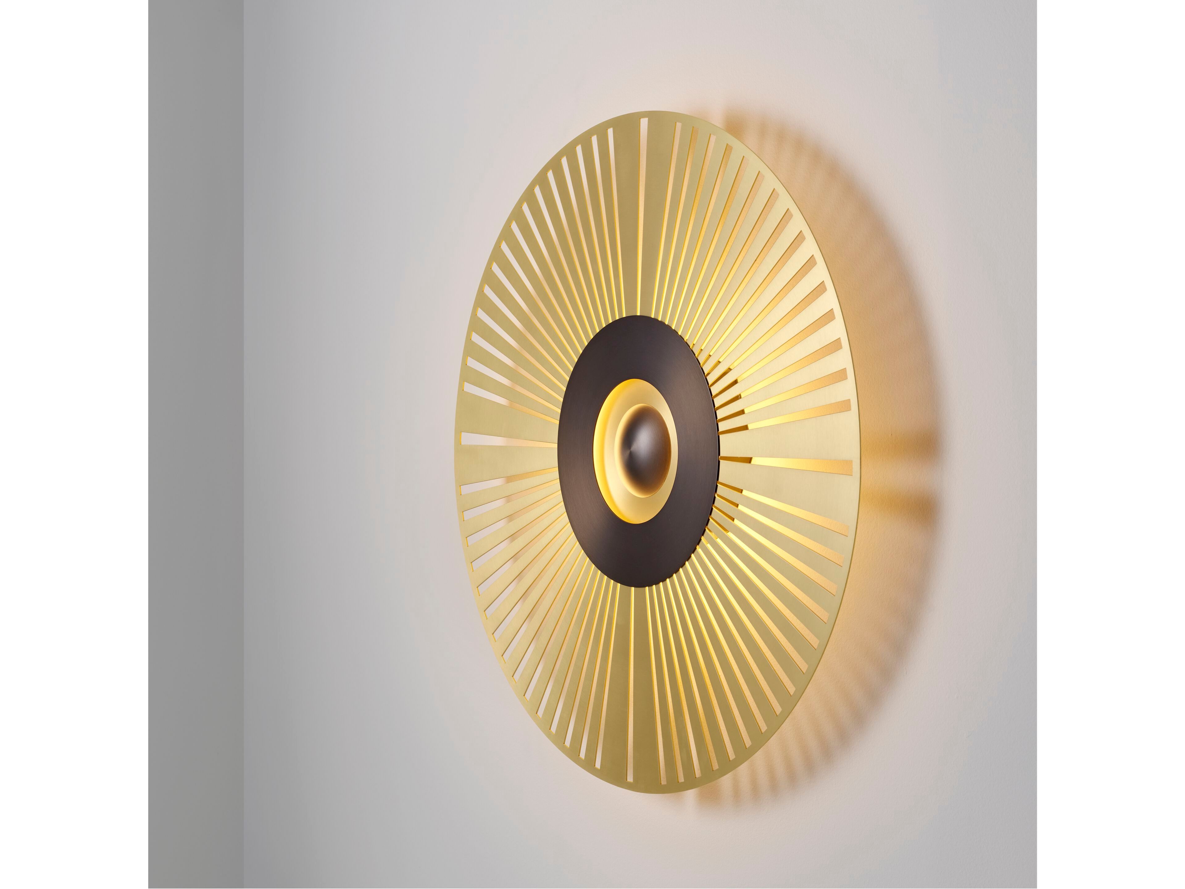Латунный светодиодный настенный светильник CVL Luminaires Atmos ARCH-00065650 - Вид №2
