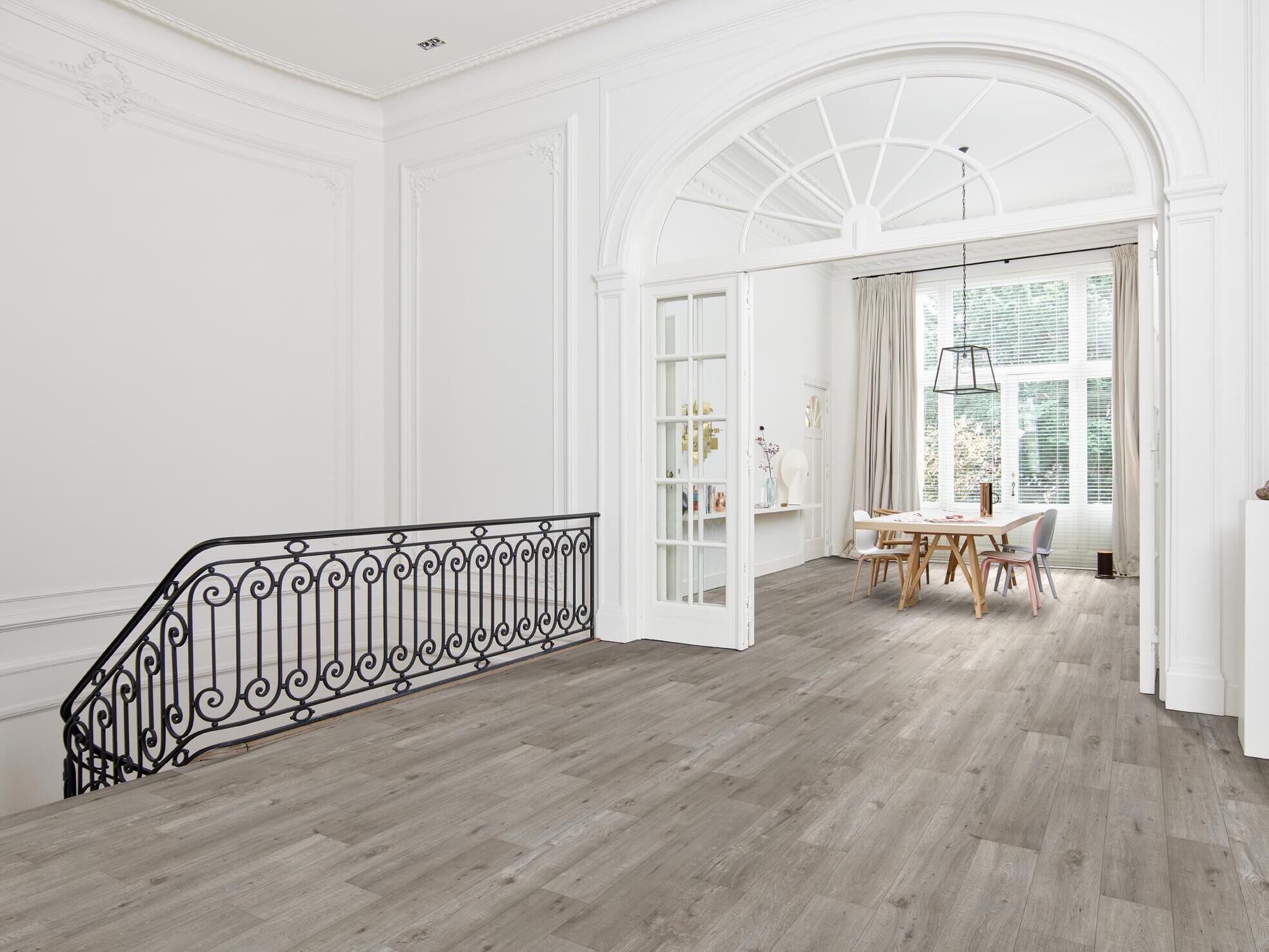 Нескользящий виниловый пол с эффектом дерева BEAUFLOR Blacktex ARCH-00037615