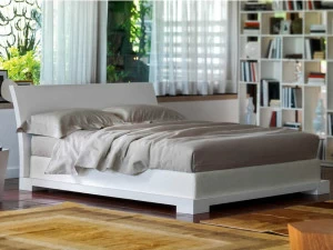 Casamania & Horm Деревянная кровать с мягким съемным каркасом