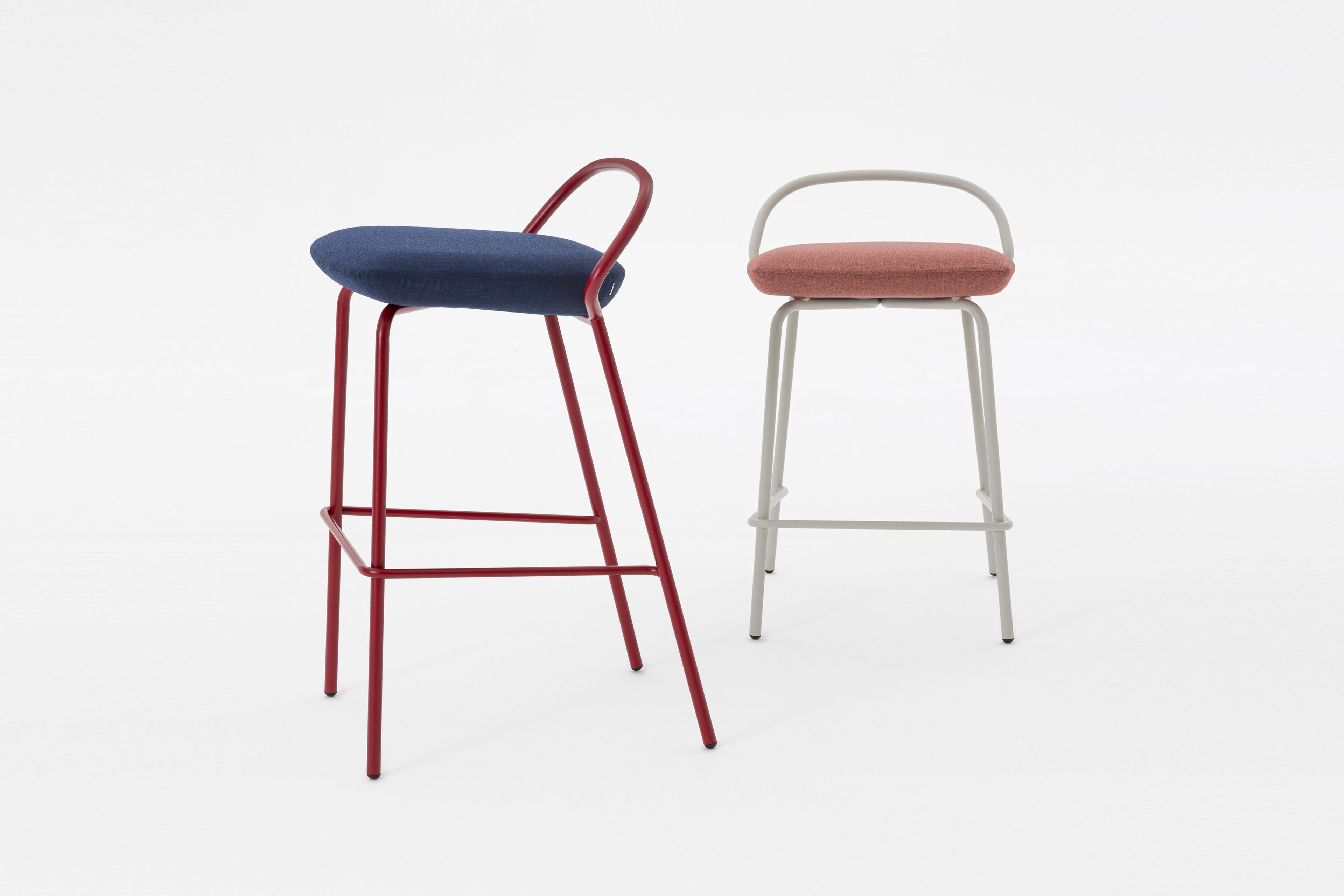 Высокий стальной штабелируемый стул с подставкой для ног Mara Icon ARCH-00107929 - Вид №4