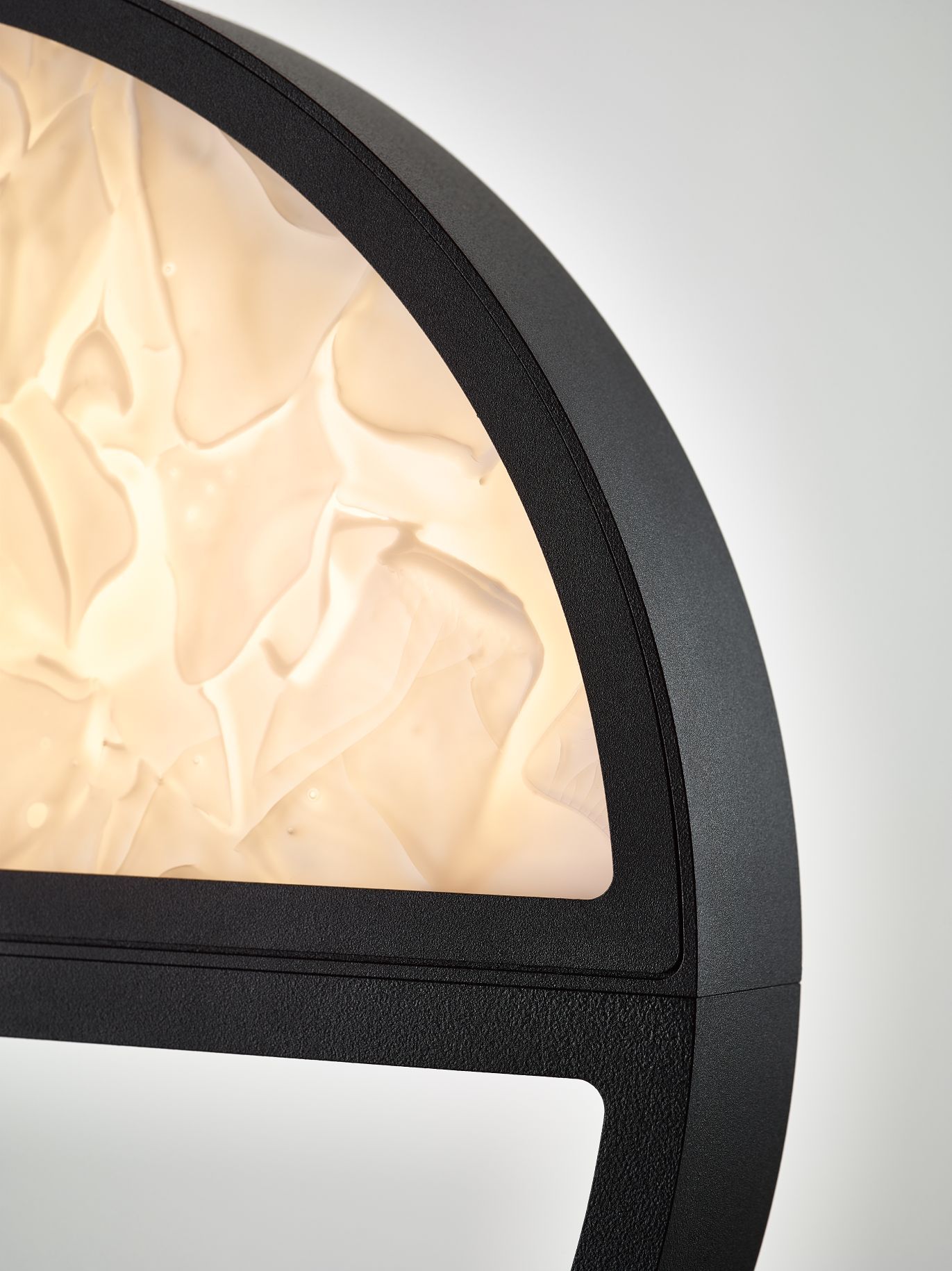 Стеклянная светодиодная настольная лампа BROKIS Geometric ARCH-00003219 - Вид №3