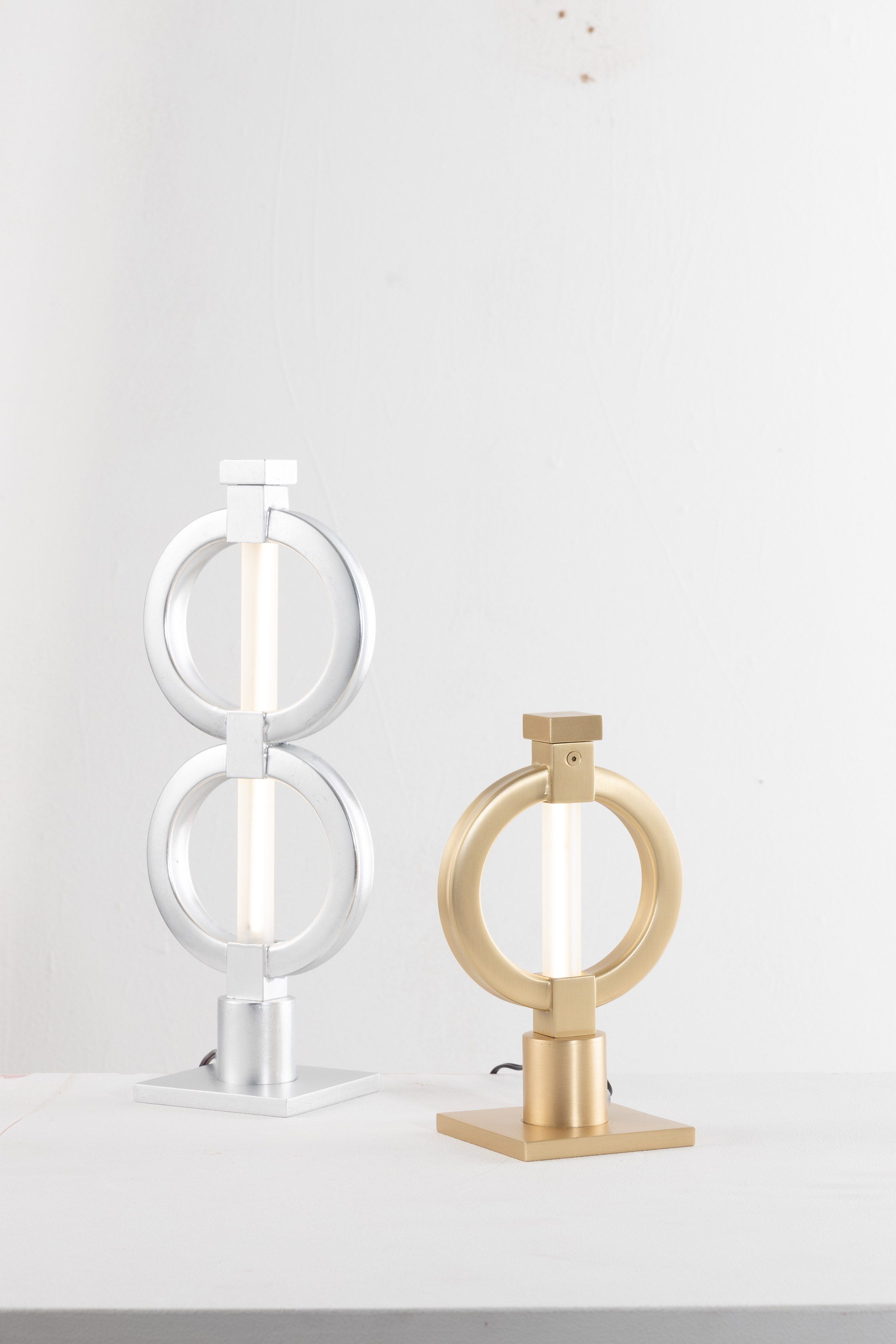 Металлическая светодиодная настольная лампа STILLUX Limelight ARCH-00132125