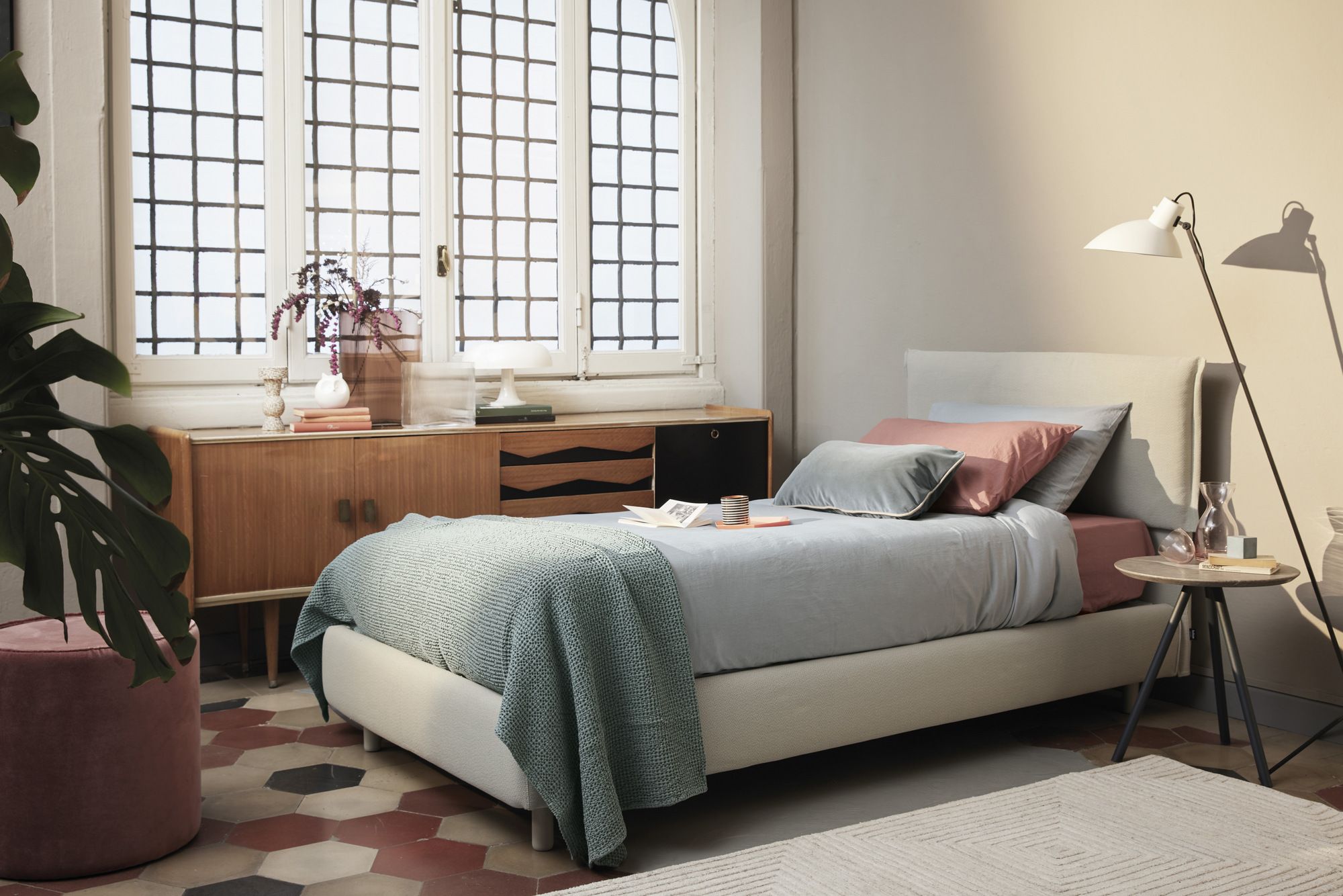 Односпальная кровать с мягкой подкладкой Bolzan Iorca ARCH-00135586 - Вид №1