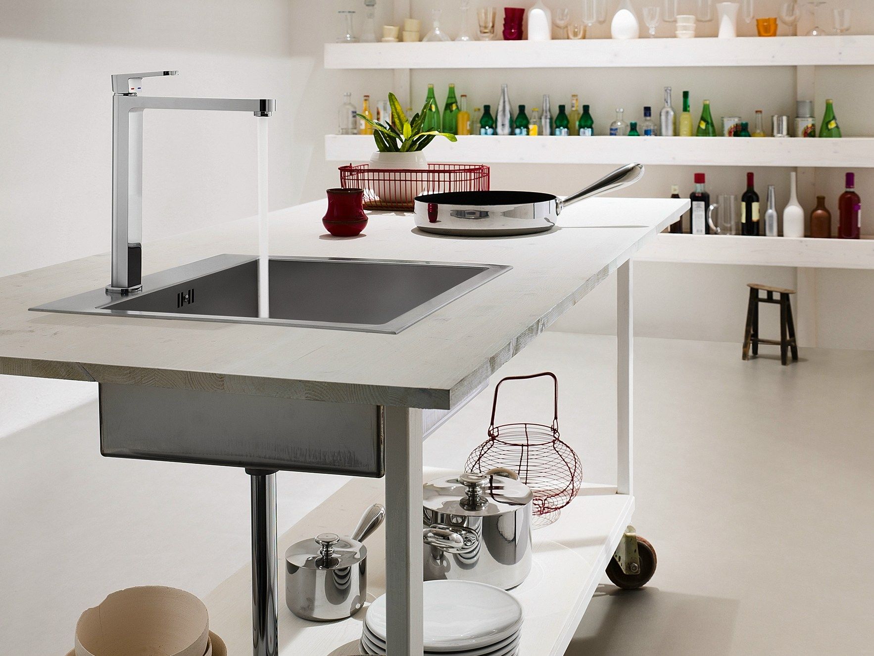 Смеситель для кухни с поворотным изливом Nobili Up ARCH-00008656 - Вид №1