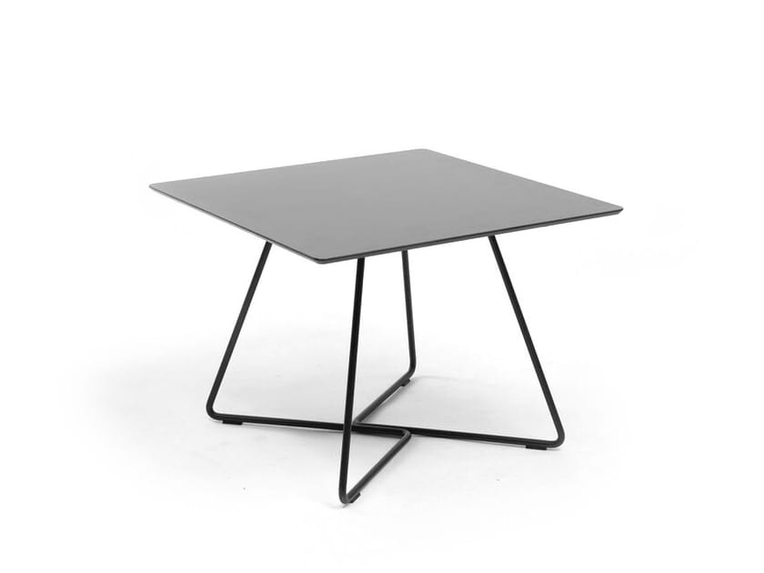 Квадратный алюминиевый журнальный столик AP Factor BOGOTÀ ARCH-00117777