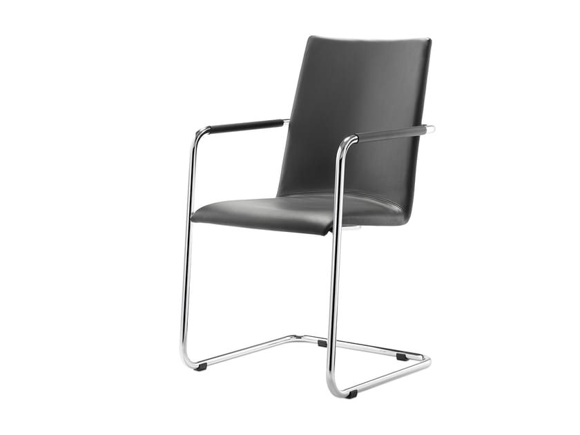 Кожаный штабелируемый стул с подлокотниками SCHNEEWEISS interior Logochair ARCH-00083336
