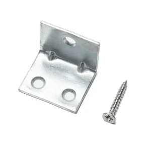 Стальной уголок для столба и 3 самореза