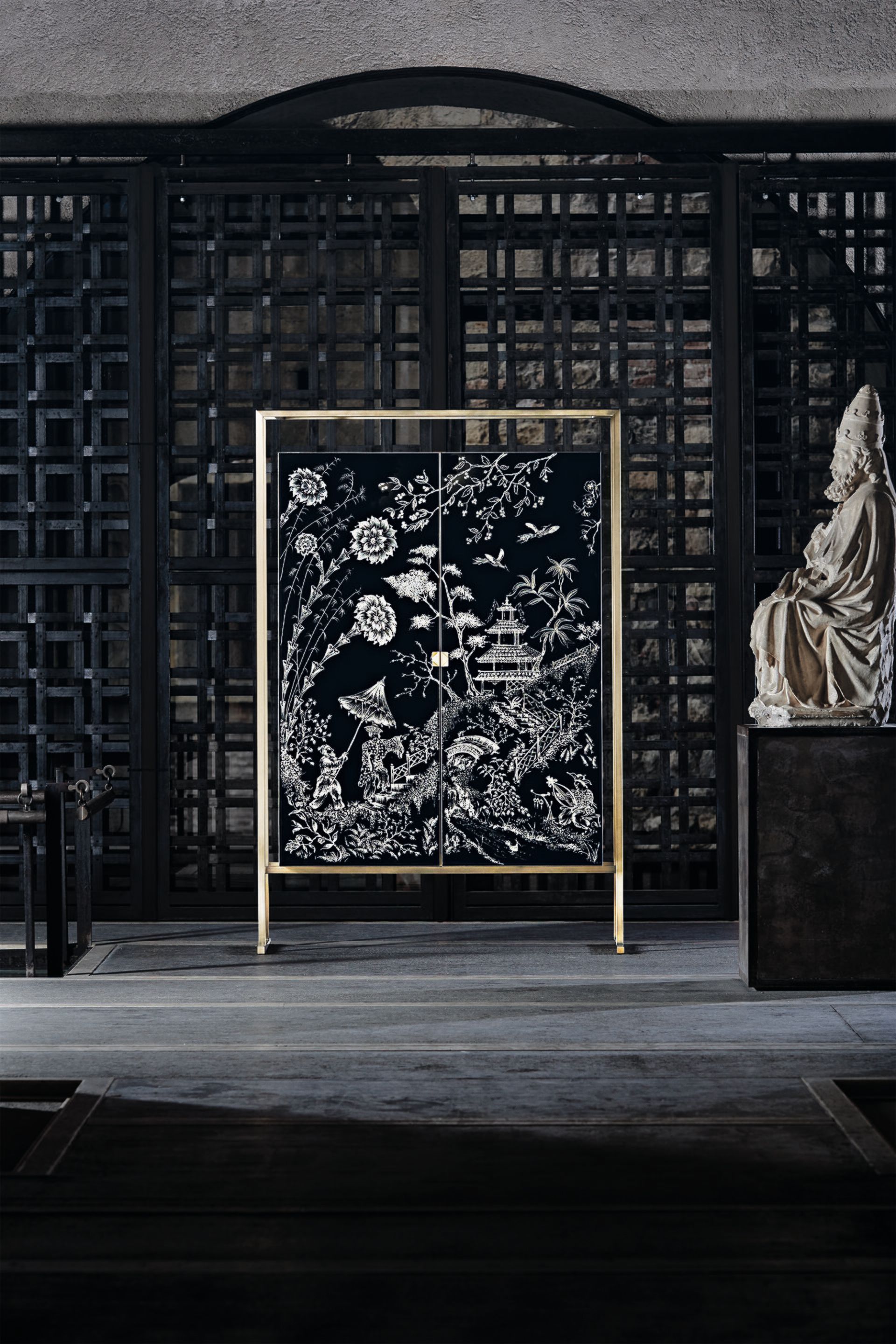 Шкаф из дерева и стекла со встроенным освещением с распашными дверями ARTE VENEZIANA MARCO POLO ARCH-00079226 - Вид №4