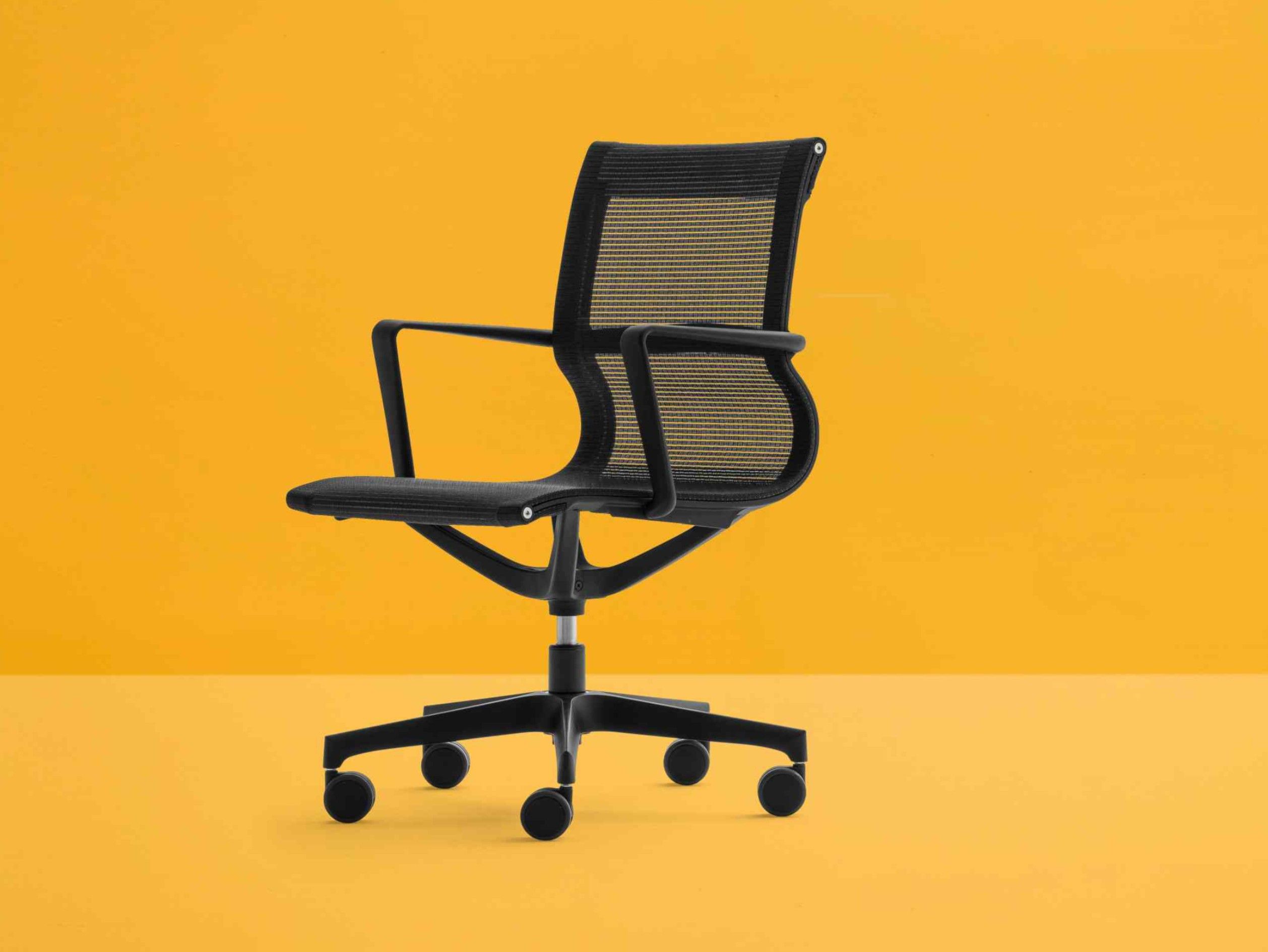 Сетчатое вращающееся офисное кресло Bralco MOMA ARCH-00085303