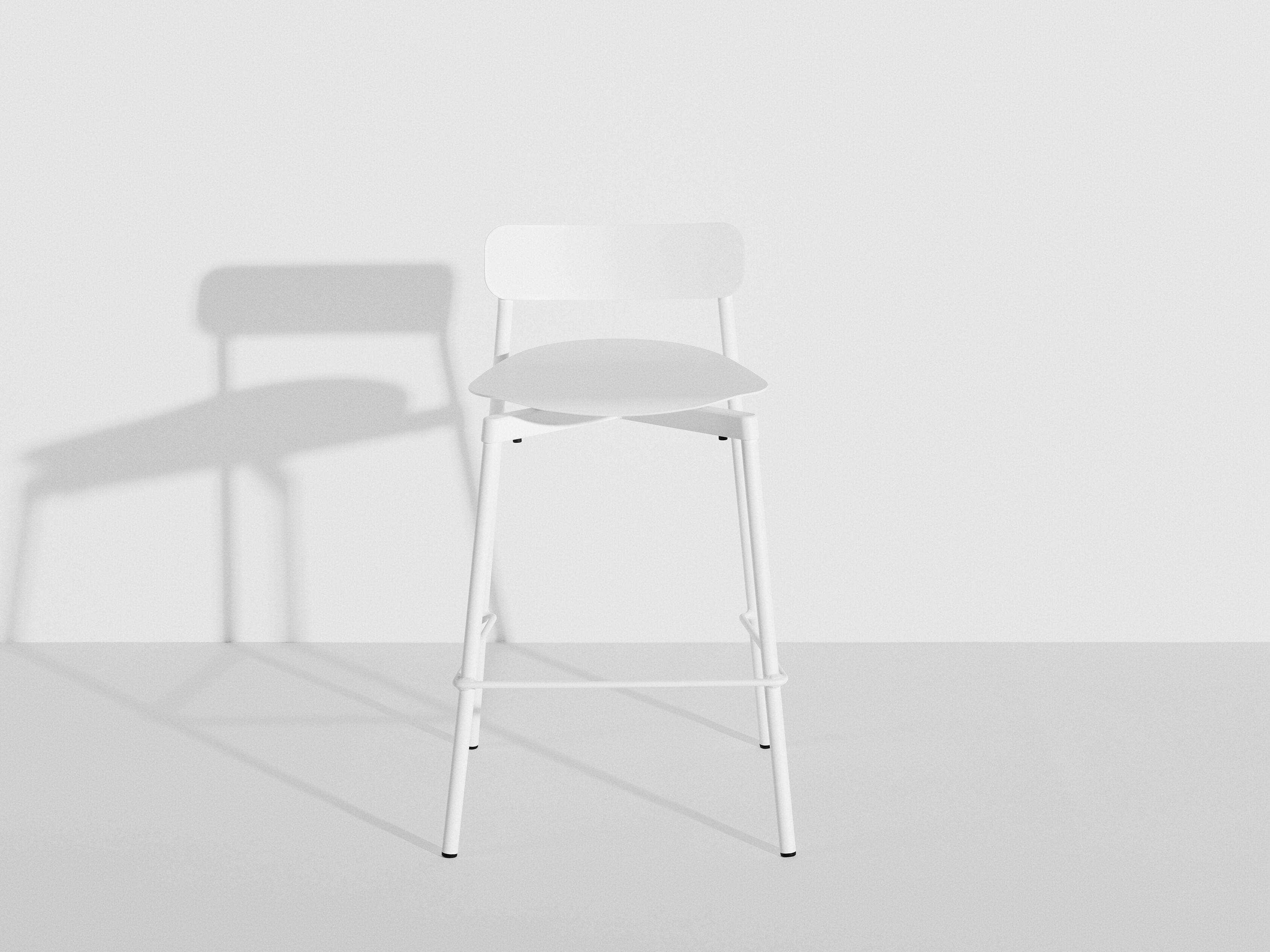 Высокий штабелируемый алюминиевый стул с порошковым покрытием с подставкой для ног Petite Friture Fromme ARCH-00091817 - Вид №1