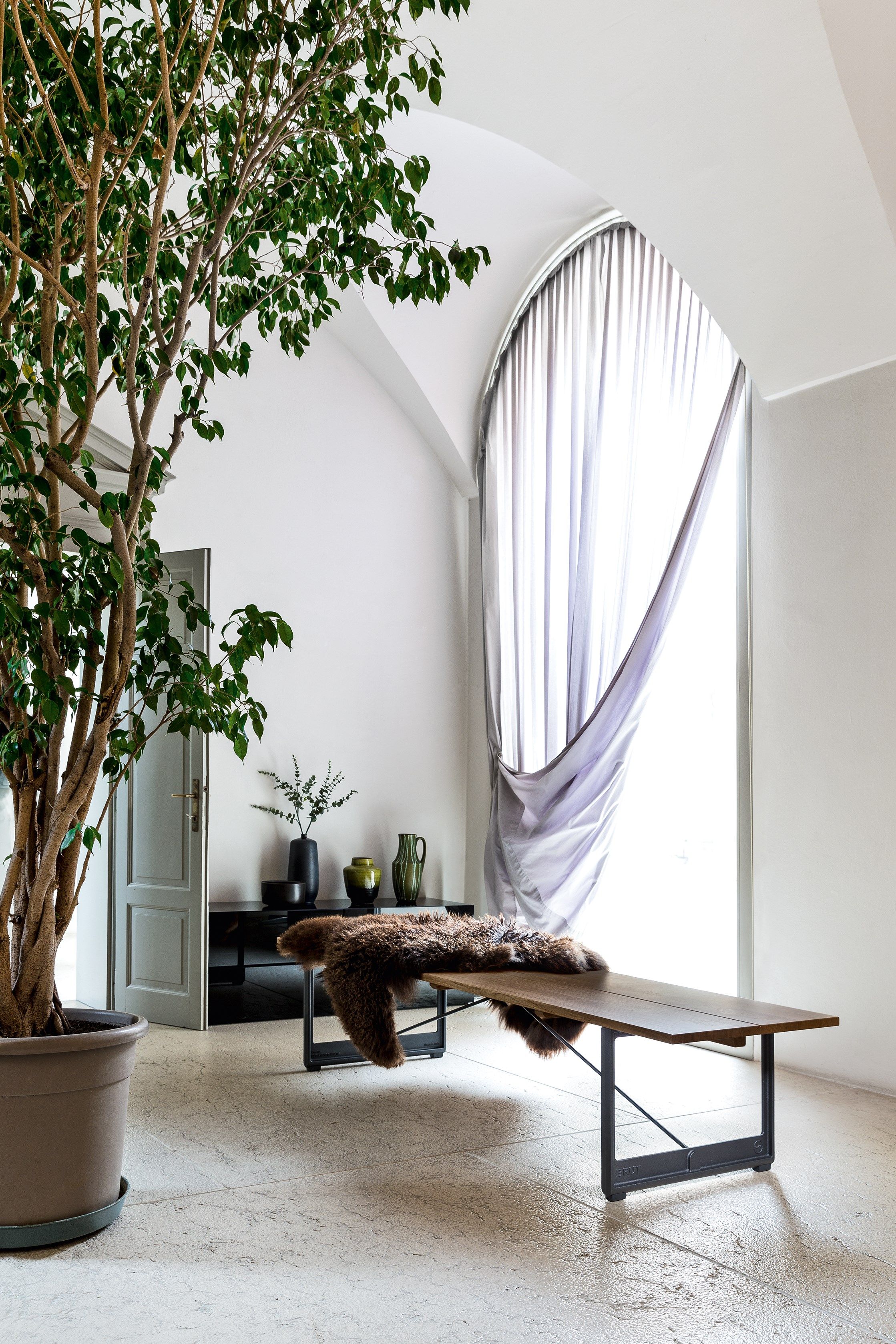 Скамья из цельного дерева и чугуна Magis Brut ARCH-00121368