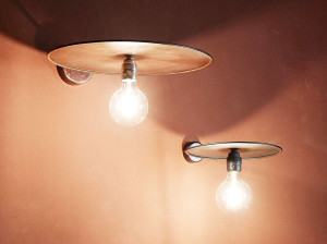 Железный настенный светильник