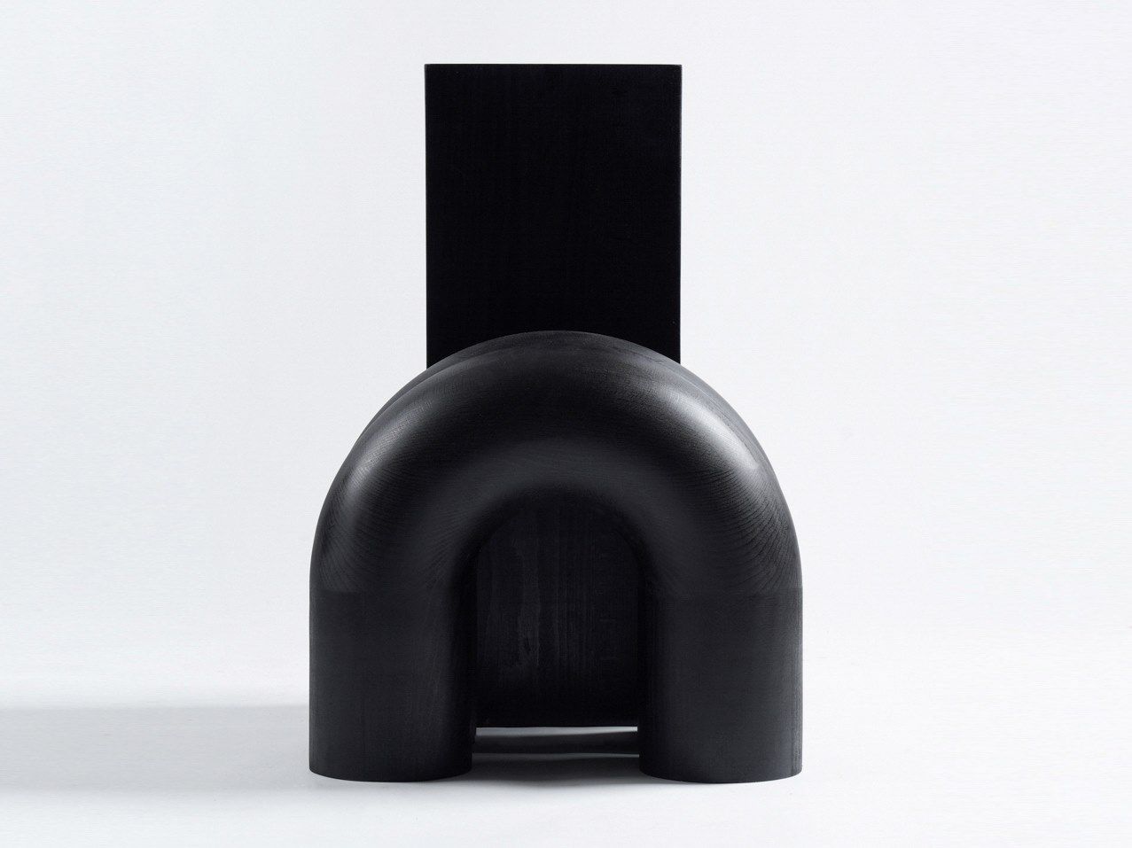 Низкий деревянный стул со спинкой Movimento Gallery Chaeyoung Lee ARCH-00150136 - Вид №1