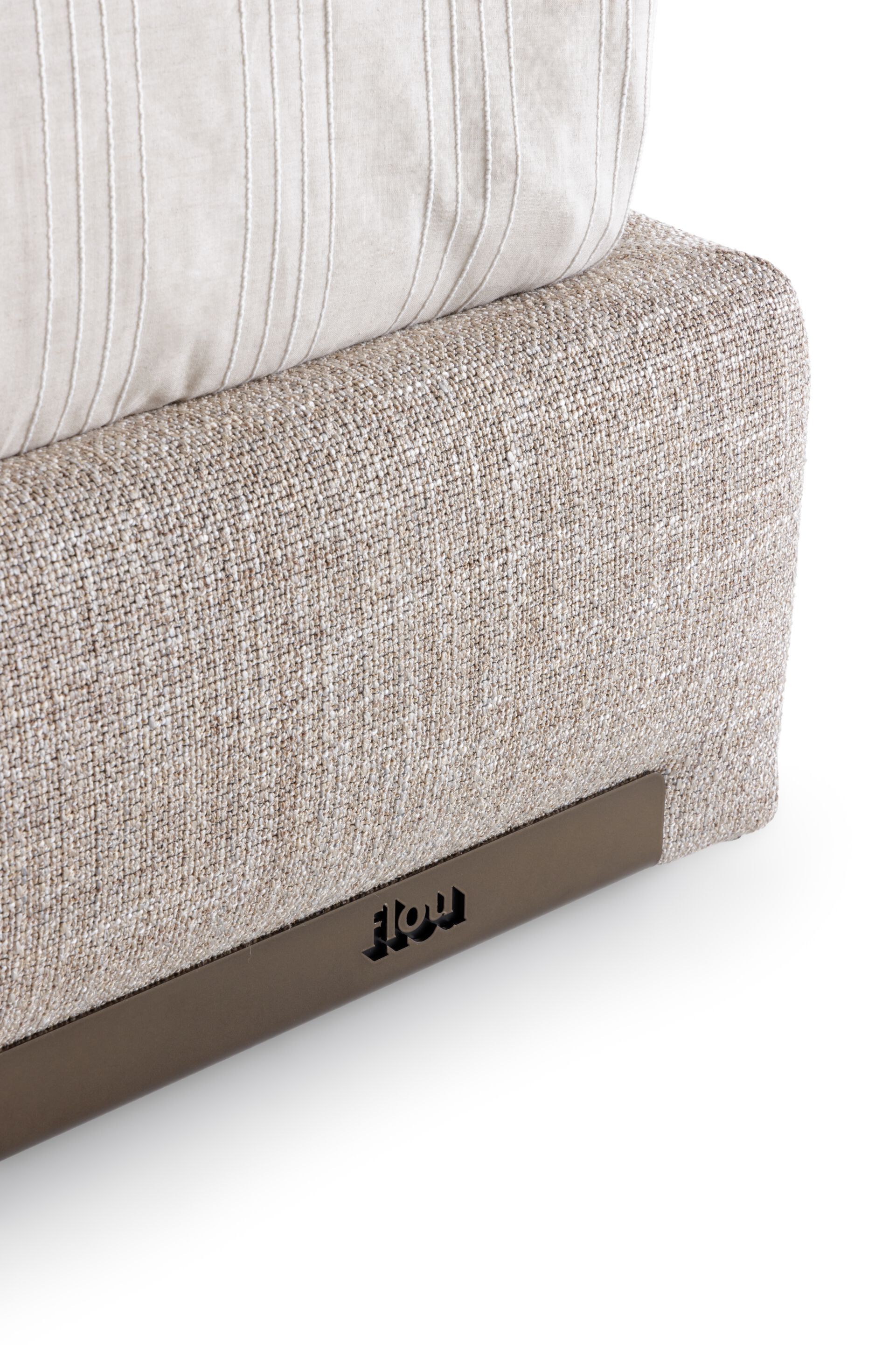 Двуспальная кровать из ткани с мягким изголовьем Flou ATELIERM ARCH-00150147