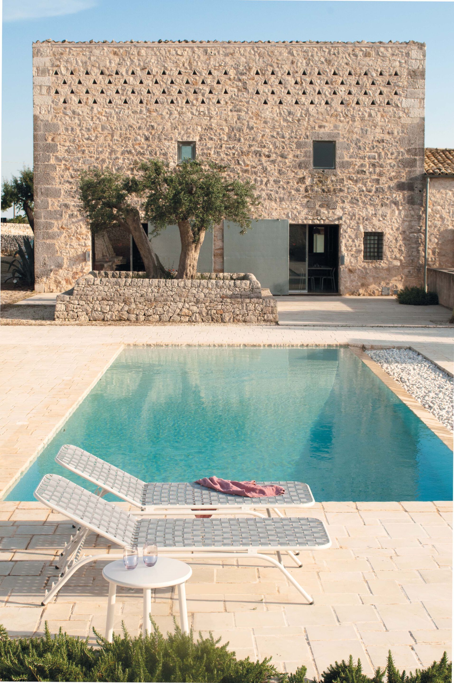 Алюминиевый круглый низкий журнальный столик emu Yard ARCH-00138695 - Вид №1