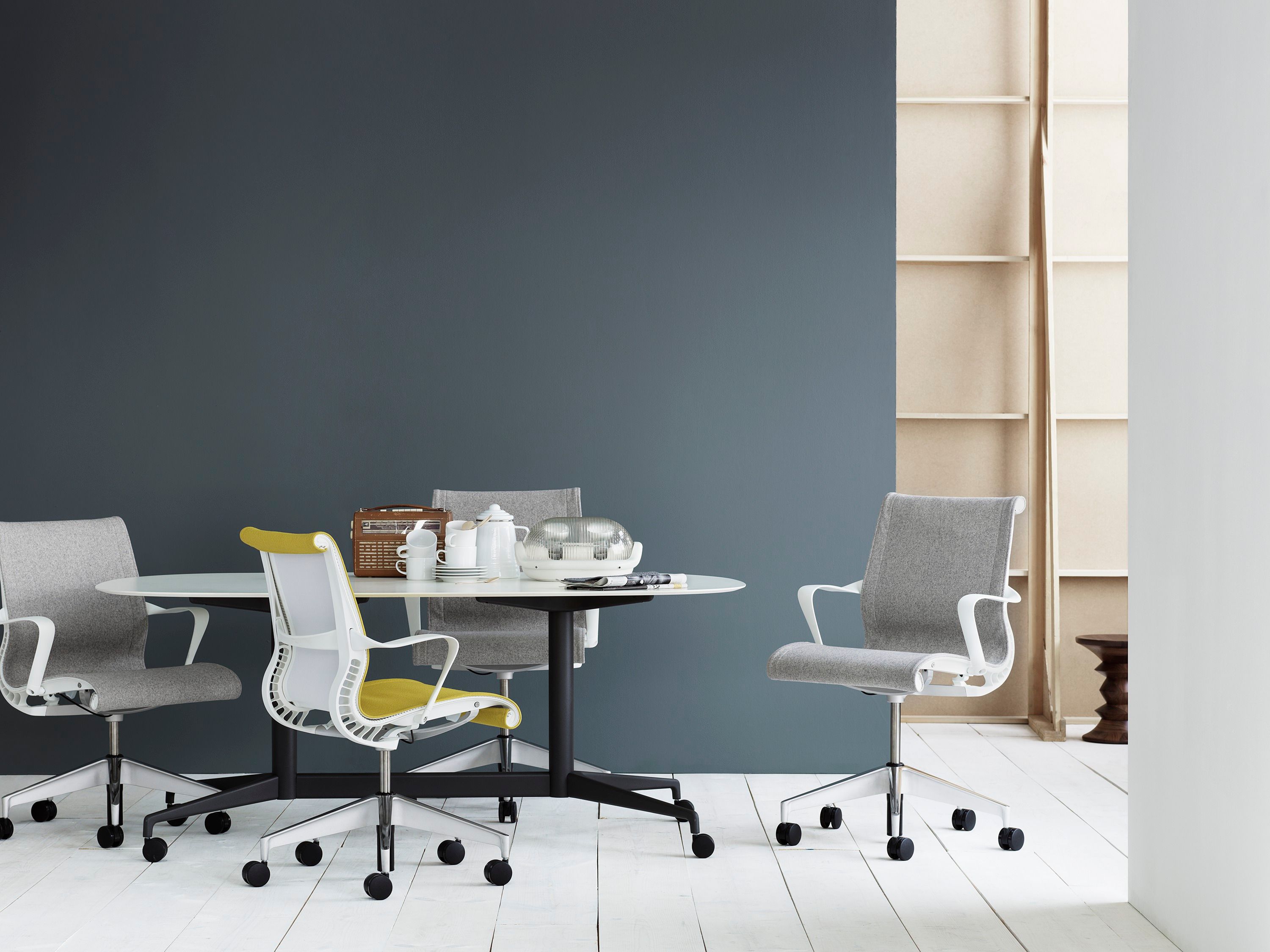 Эргономичный поворотный тканевый офисный стул с подлокотниками Herman Miller Setu ARCH-00086992 - Вид №12