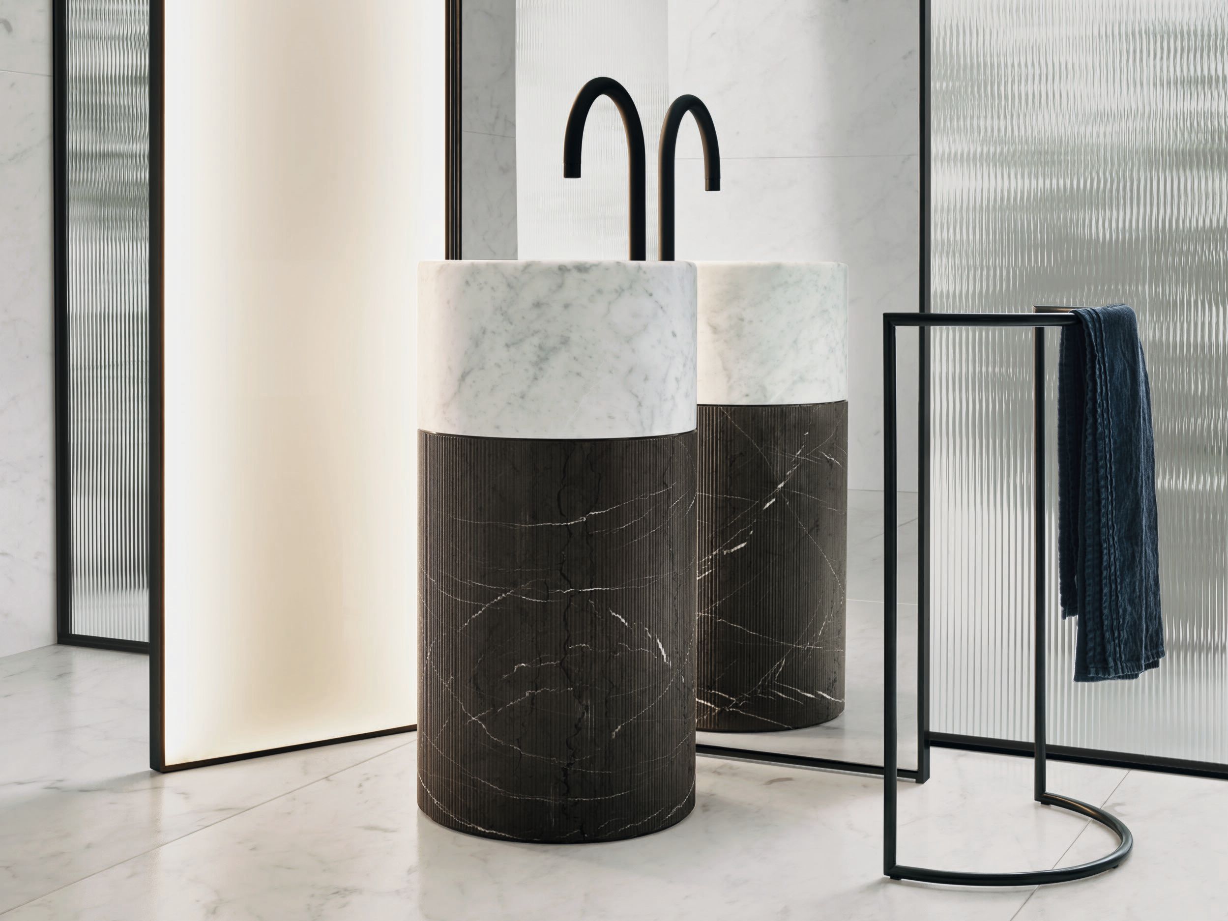 Каррарский мрамор круглый отдельно стоящий умывальник Noorth Рим ARCH-00037159