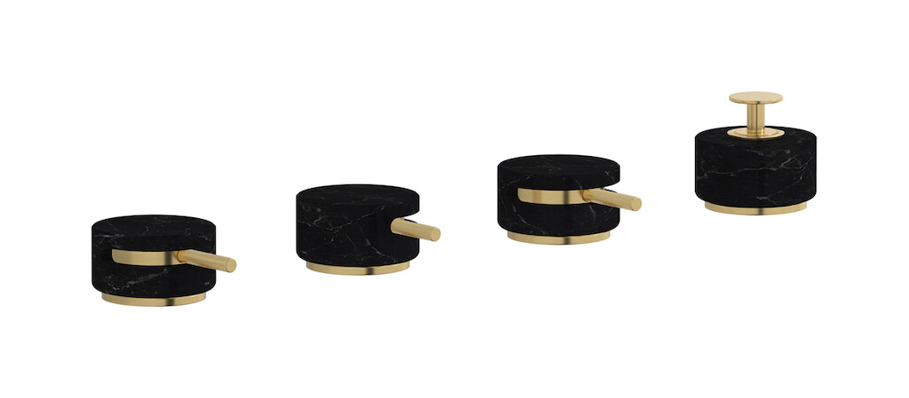 Смеситель на бортик ванной на 4 отверстия с изливом, дивертером и душевым гарнитуром. WE ARE IB mr397os_2 Brushed Gold Marmo