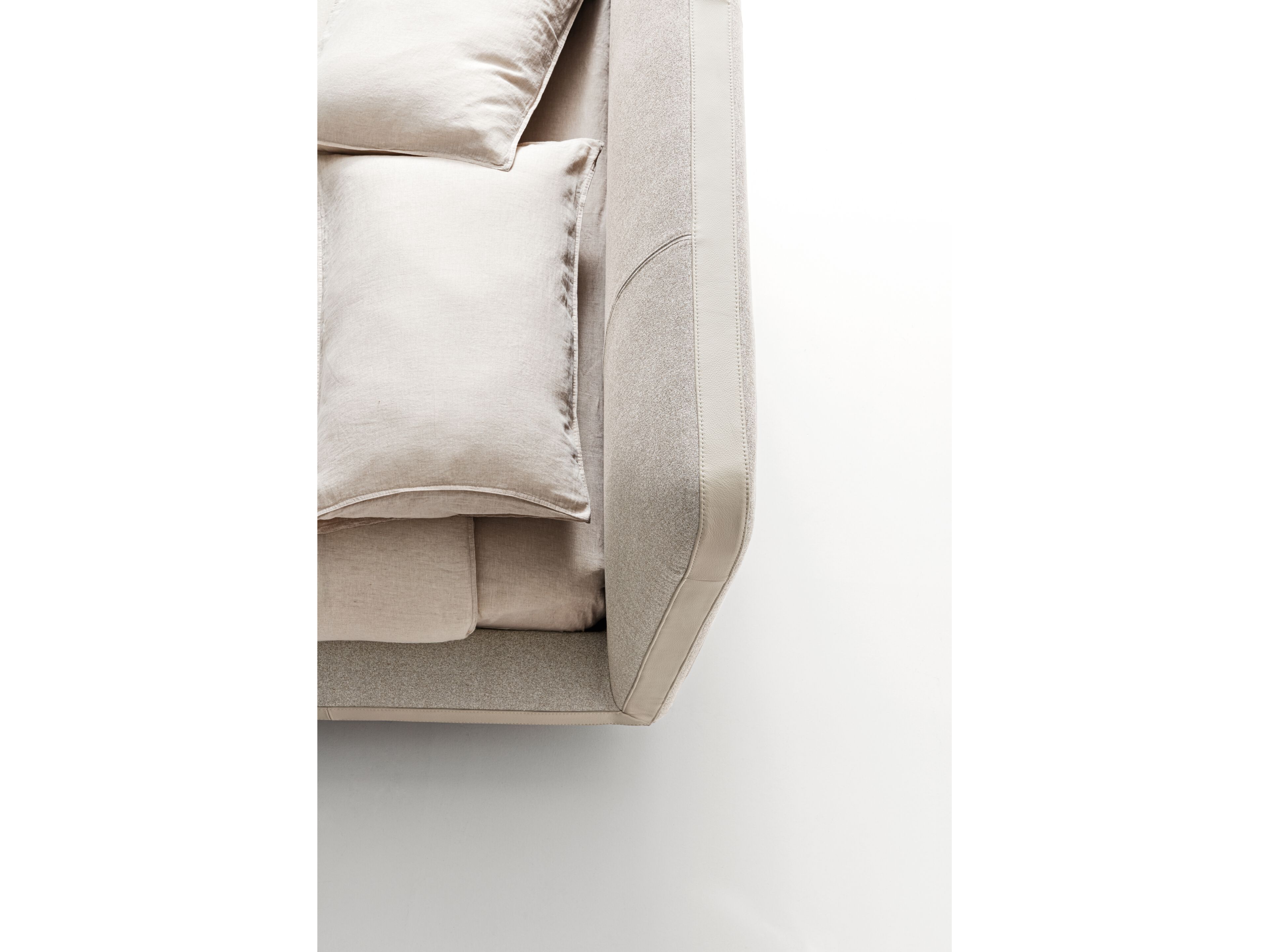 Двуспальная кровать из ткани с мягким изголовьем Ditre Italia Avalon ARCH-00010074 - Вид №4