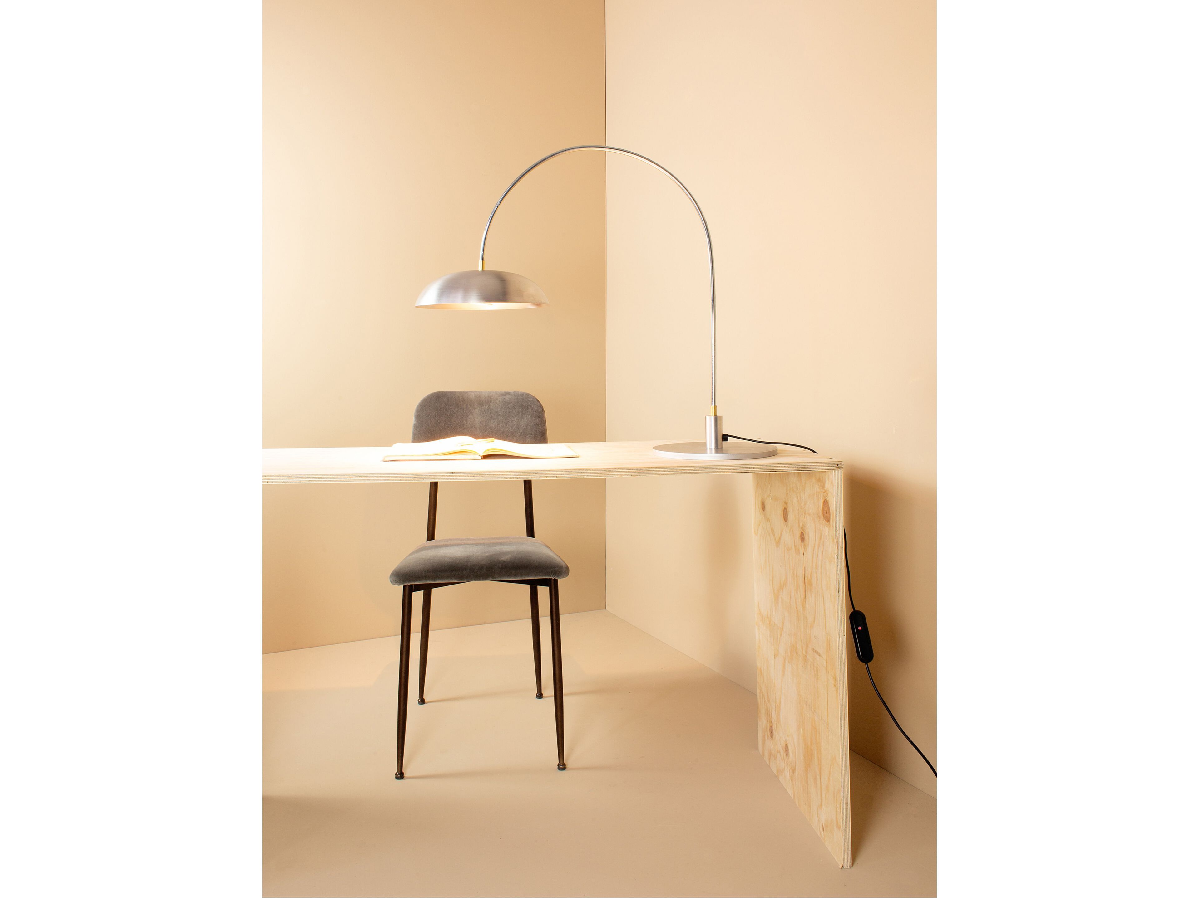 Светодиодная настольная лампа с диммером Renzo Serafini STUDIO 23 ARCH-00121673 - Вид №1