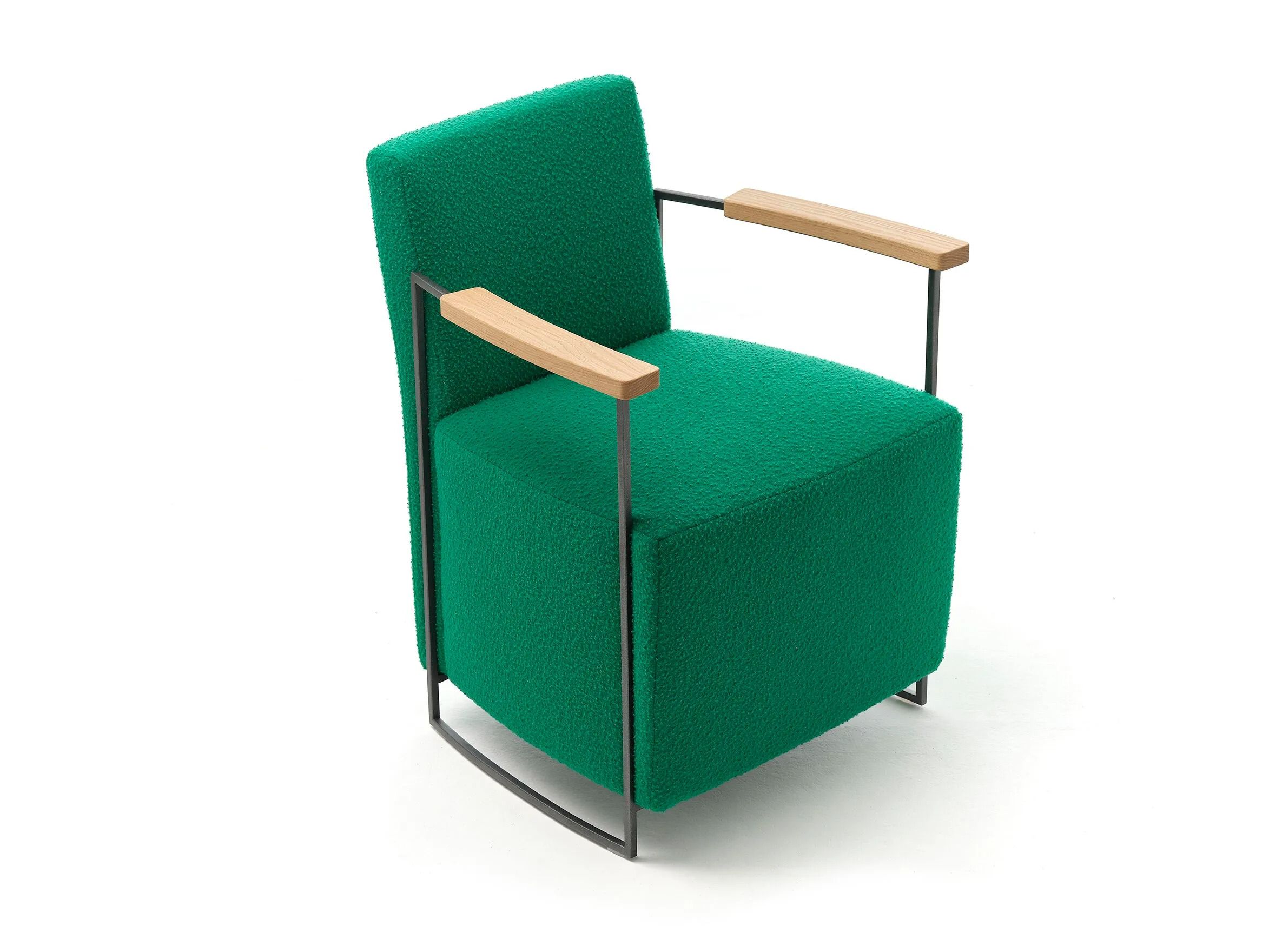 Тканевое кресло с подлокотниками EPÒNIMO Gotham ARCH-00058687