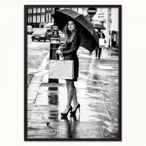 Постер в алюминиевом багете 40х60 см "Девушка под зонтом" ДОМ КОРЛЕОНЕ ДИЗАЙНЕРСКИЕ, ГОРОДА 00-3959751 Черно-белый