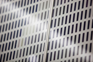 FSRT816 Интерьер лифта Levele-108 показан с верхними панелями из стекла vivispectra Spectra с прослойкой в ​​крыше и стандартной отделкой в ​​частном помещении Forms-surfaces