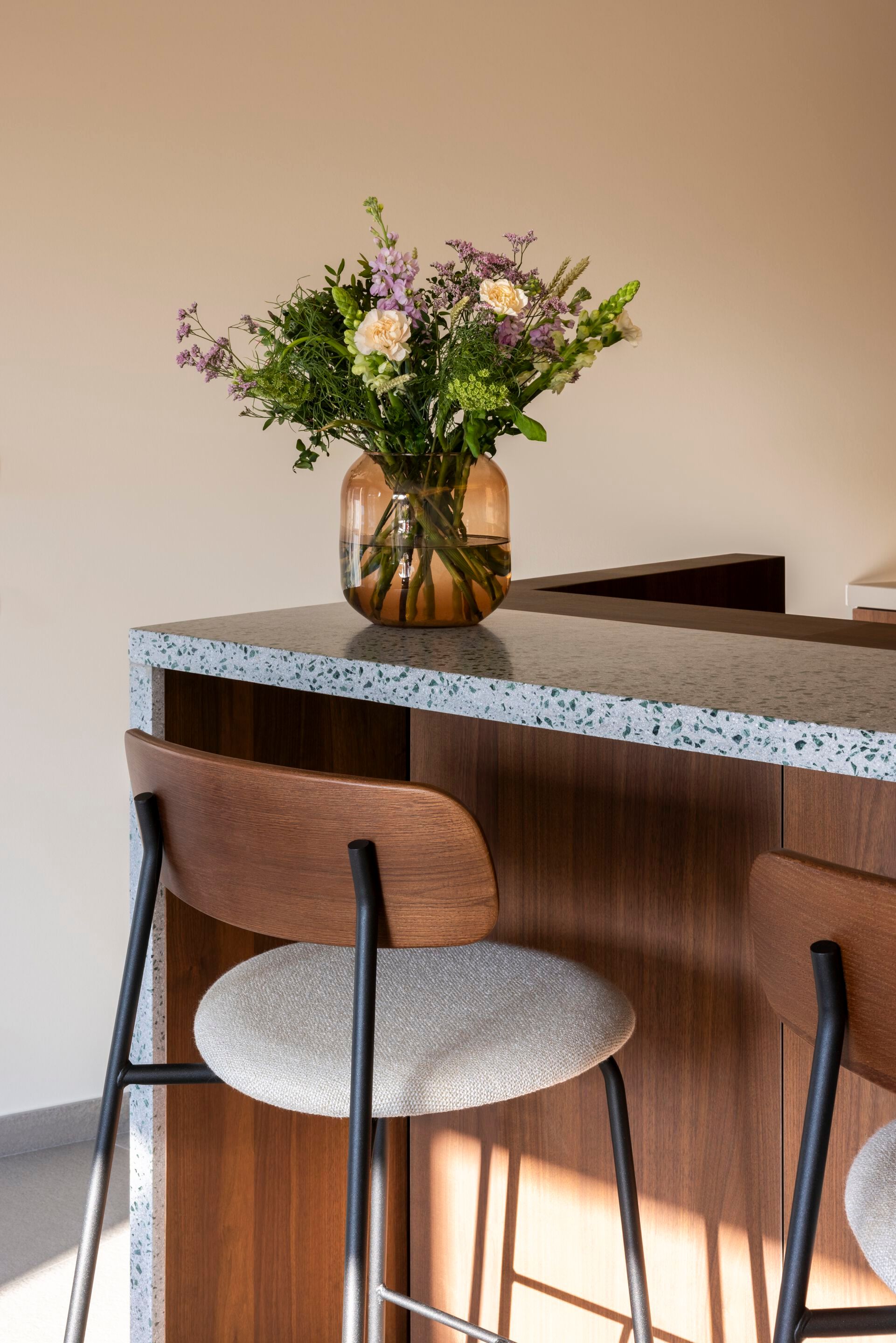 Покрытие для кухни с эффектом терраццо BEAL International Bealstone ARCH-00069573 - Вид №1