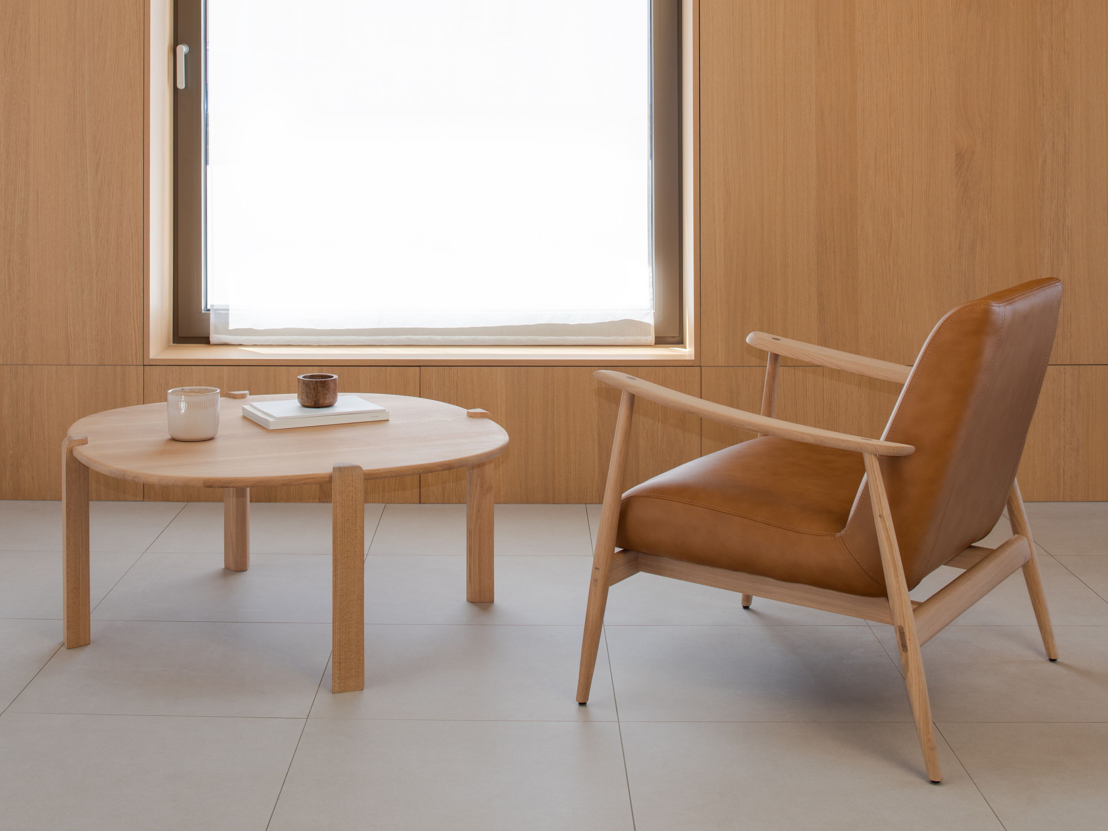 Круглый журнальный столик из дуба Gazzda KULIN ARCH-00066041 - Вид №7