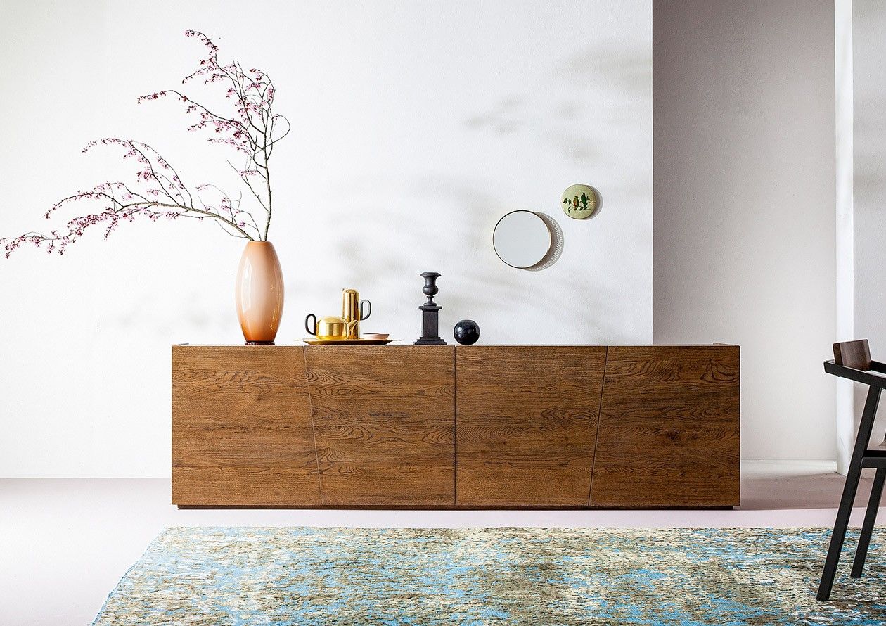 Шкаф с распашными дверцами и ящиками из массива дерева Devina Nais ARCH-00025211