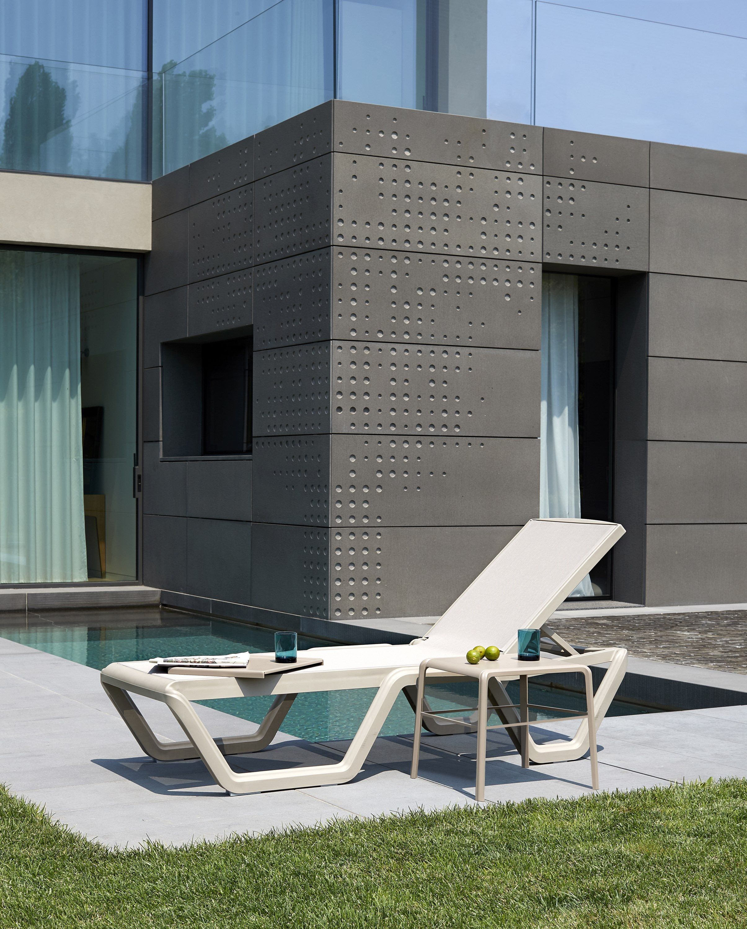 Инженерный пластик откидной штабелируемый садовый шезлонг S-CAB VELA ARCH-00073586 - Вид №2